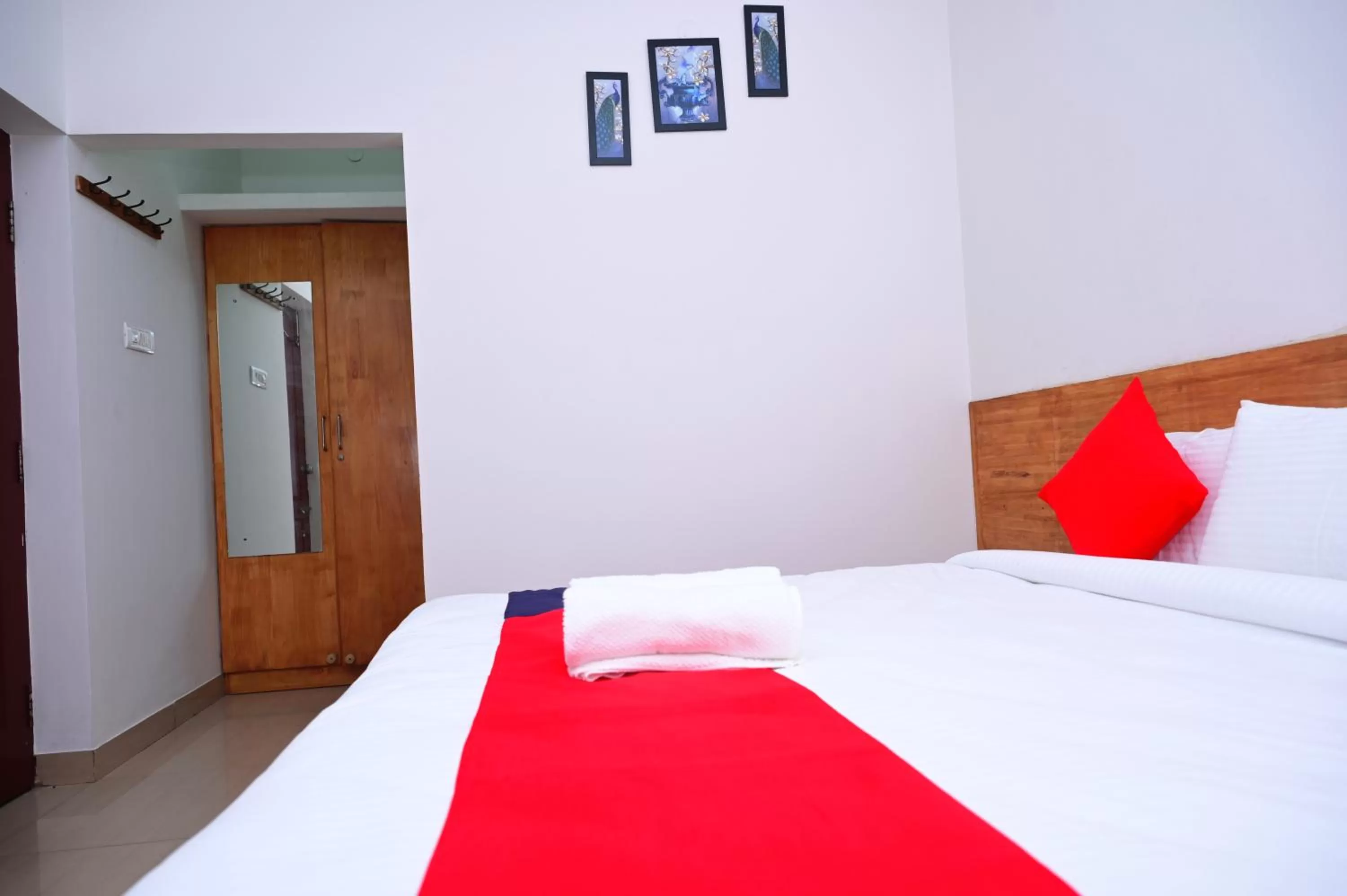 Photo of the whole room, Bed in Hotel Stay Shine