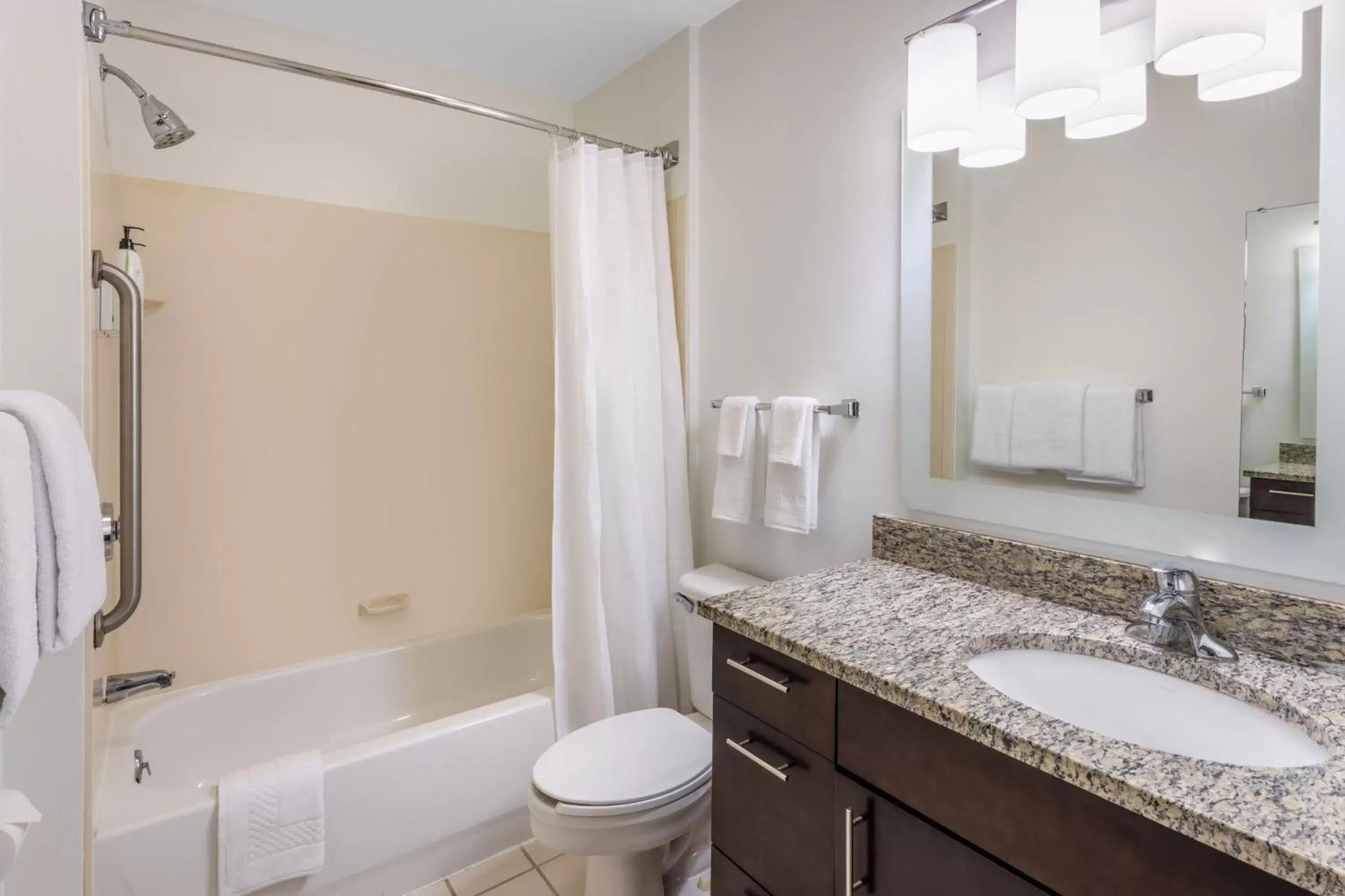 Bathroom in TownePlace Suites New Orleans Metairie