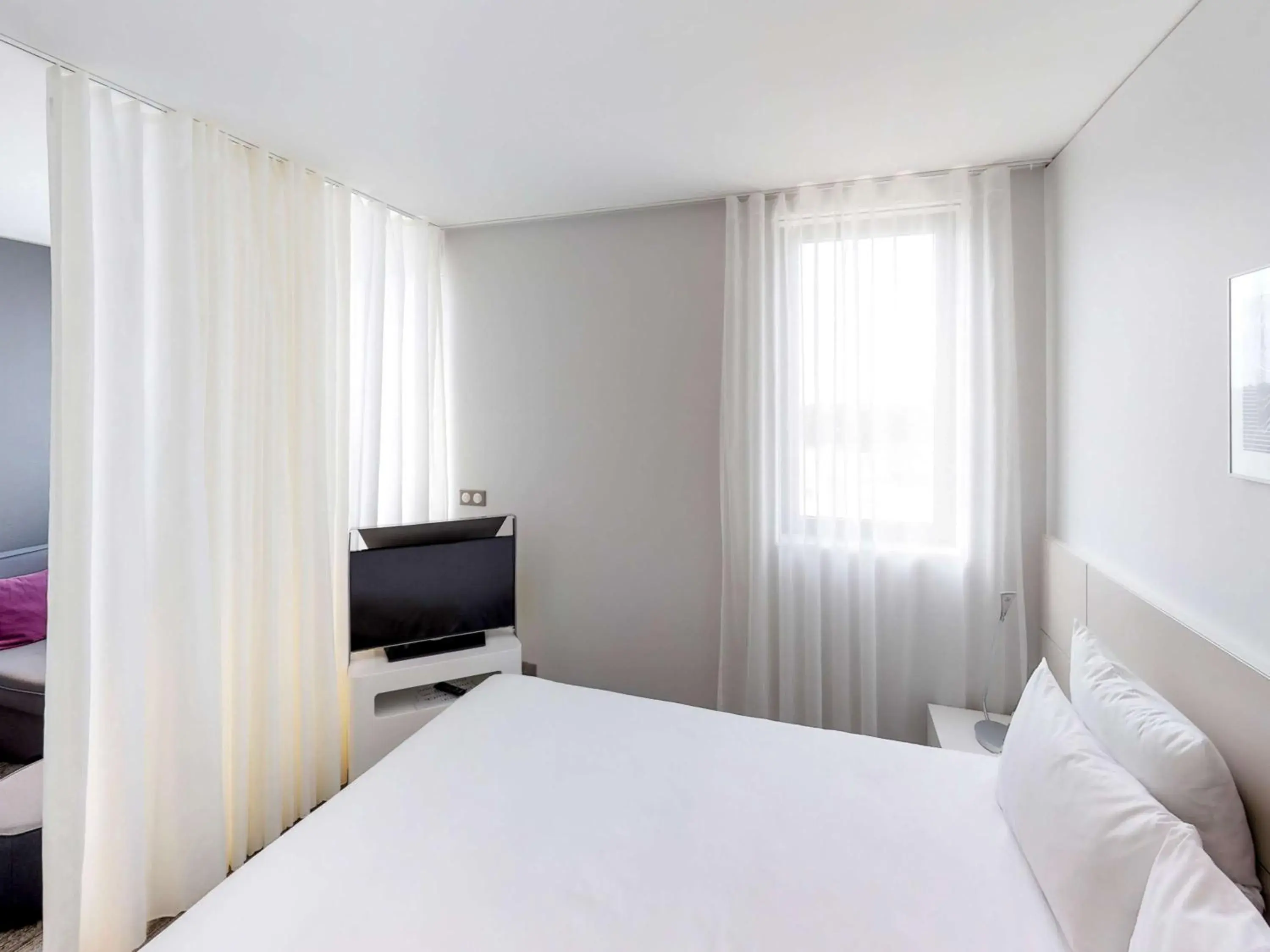 Bedroom, Bed in Novotel Suites Luxembourg