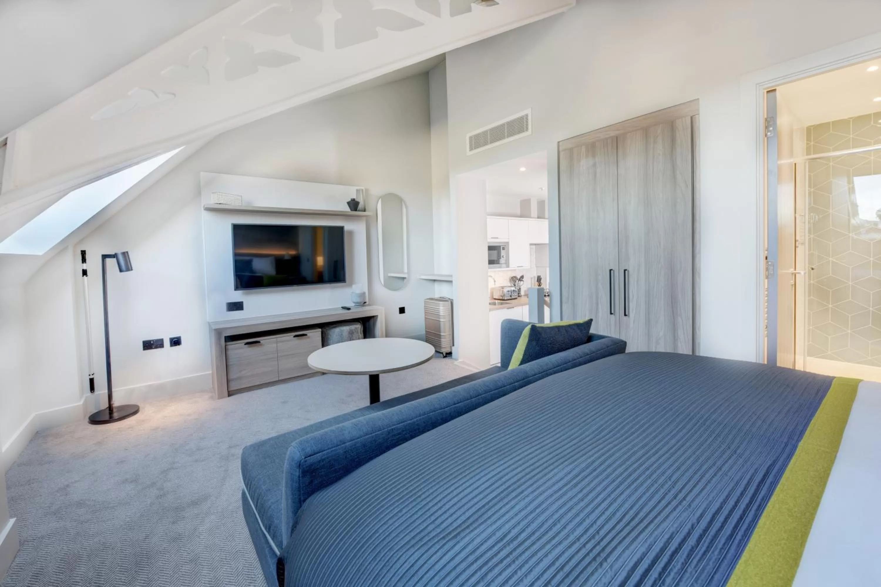 Bedroom, Bed in Staybridge Suites - Dundee by IHG