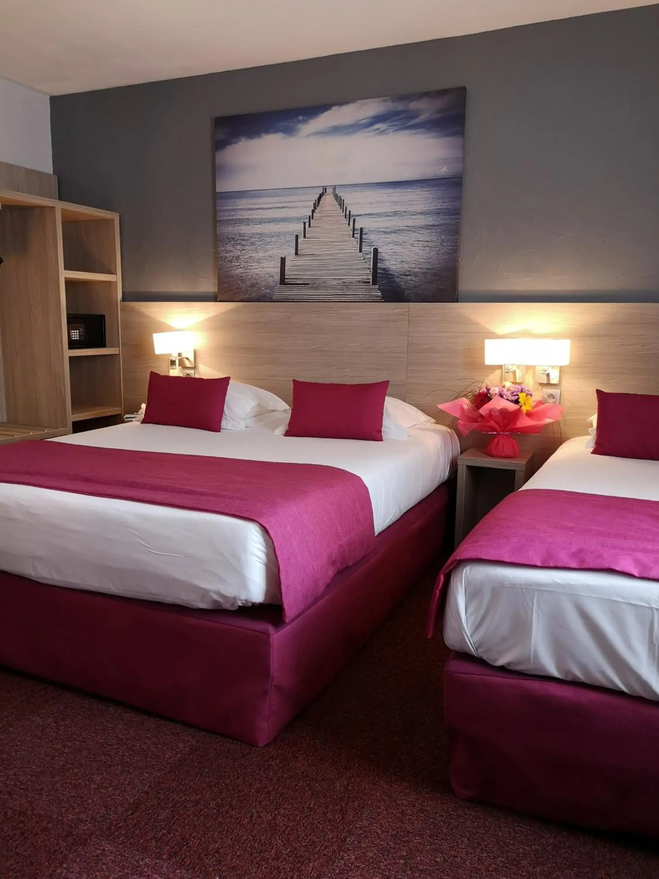 Bedroom, Bed in Atoll Hotel restaurant