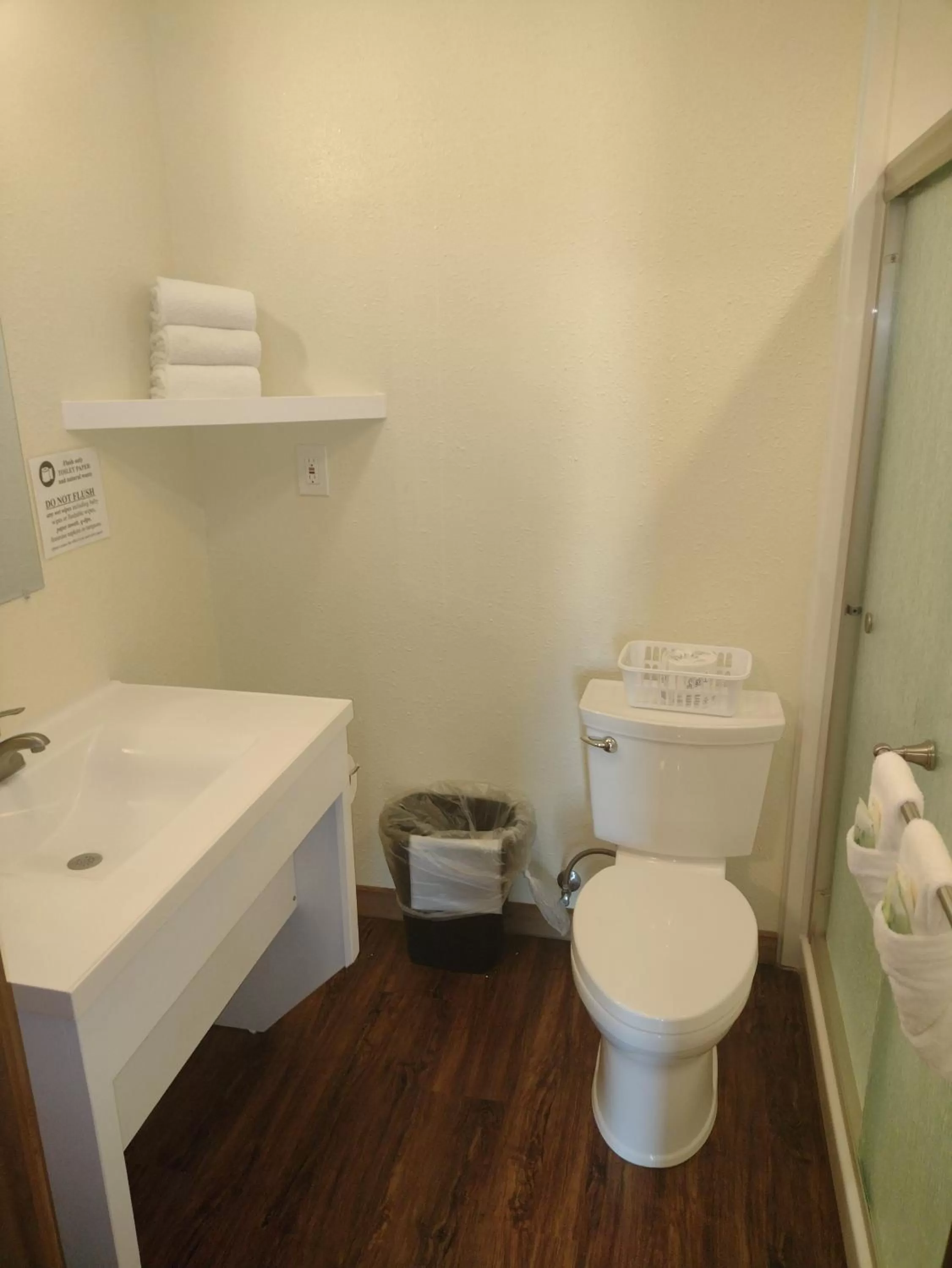 Bathroom in Belles Sea Inn