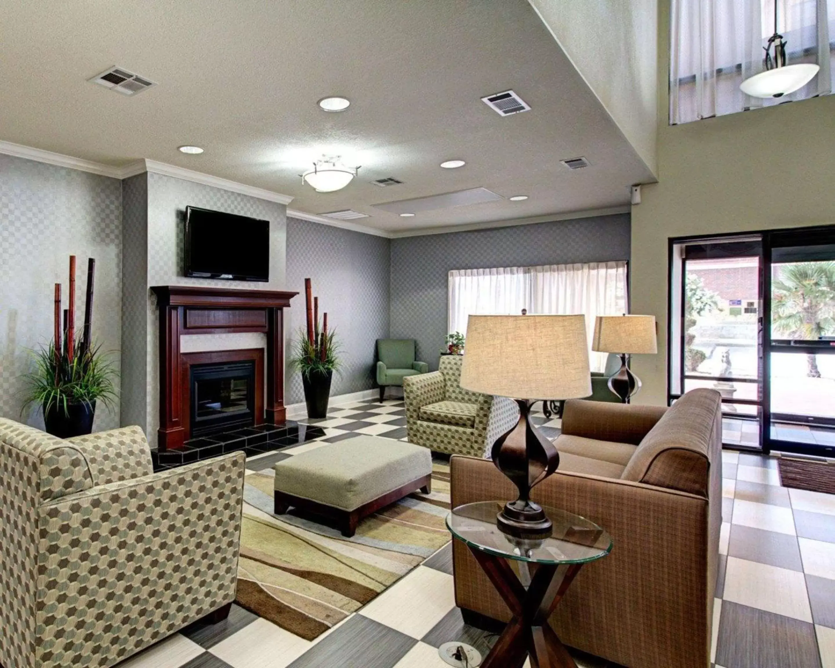 Lobby or reception, Seating Area in Comfort Inn Corsicana East