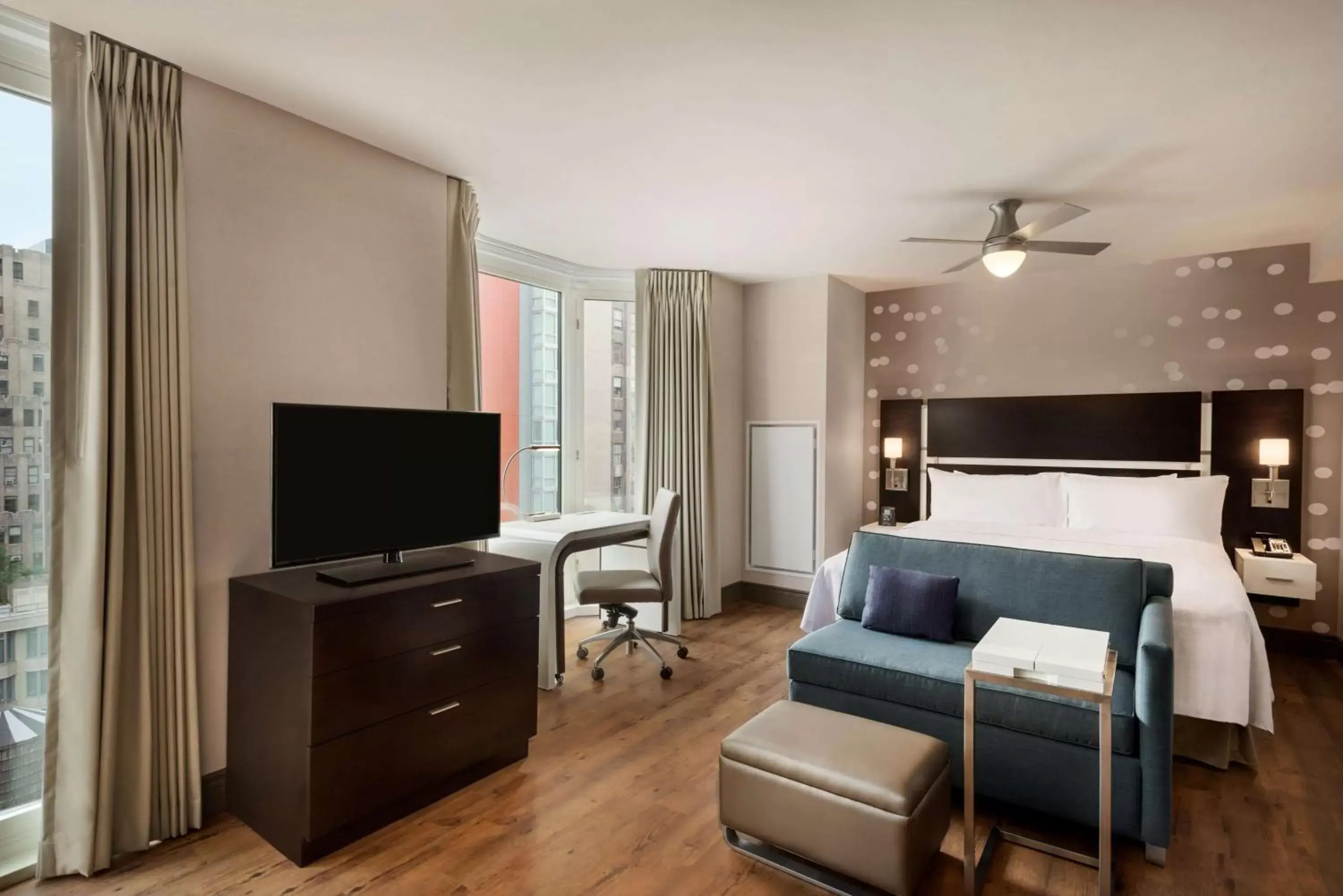 Bed, TV/Entertainment Center in Homewood Suites Midtown Manhattan Times Square South