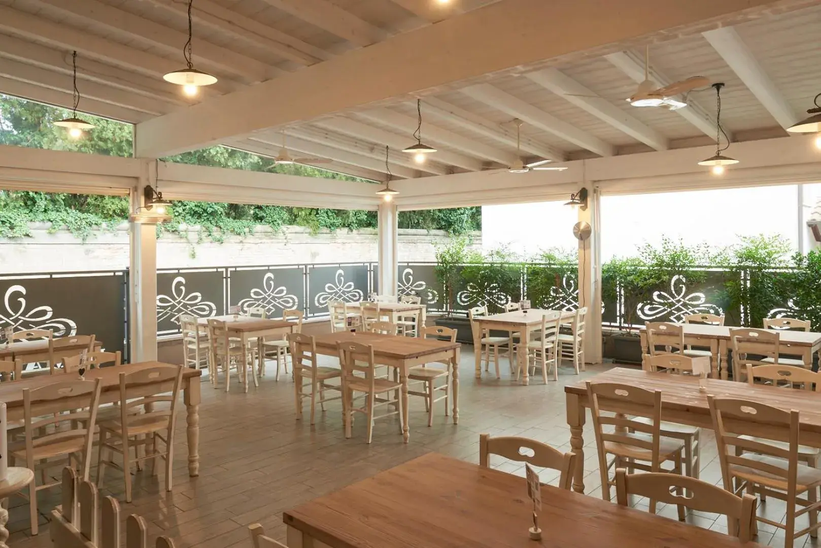 Garden, Restaurant/Places to Eat in Albergo Romagnolo