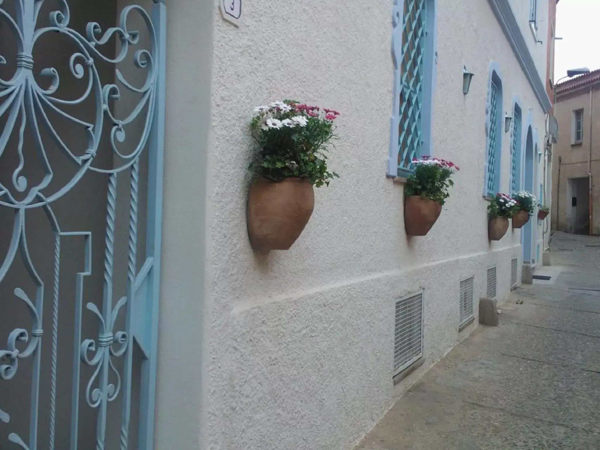 Facade/entrance in Hotel Su Barchile