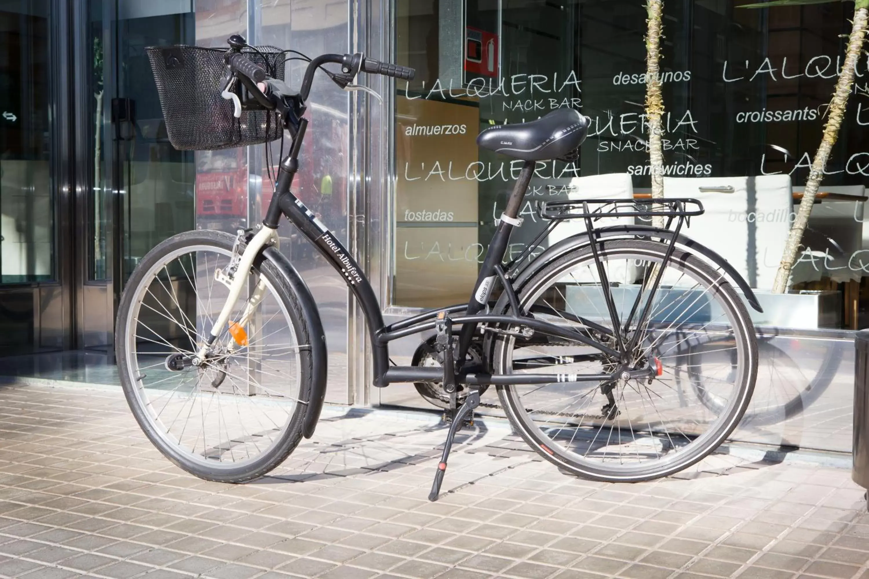 Area and facilities, Biking in Hotel Albufera