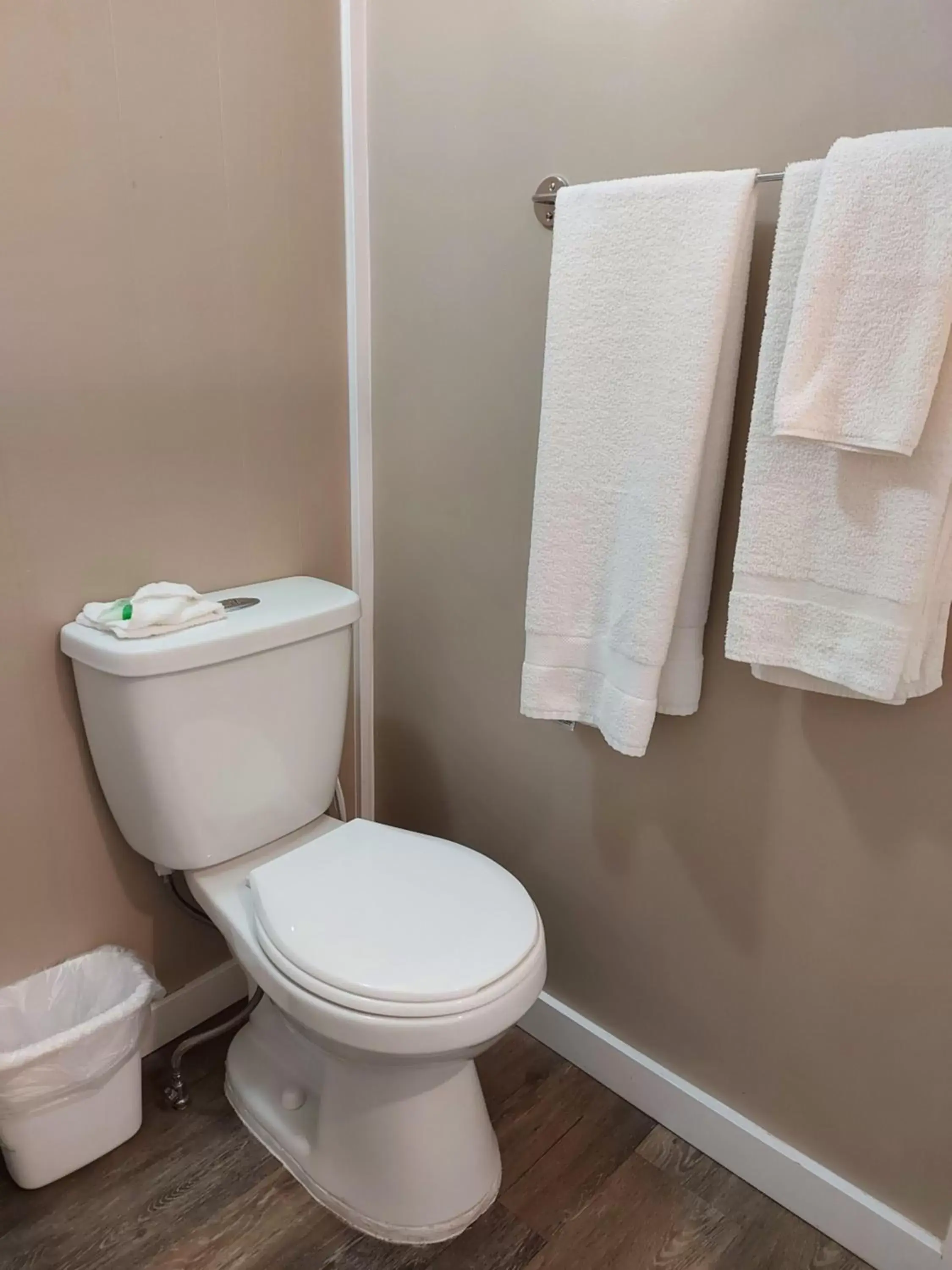 Toilet, Bathroom in Richter Pass Beach Resort