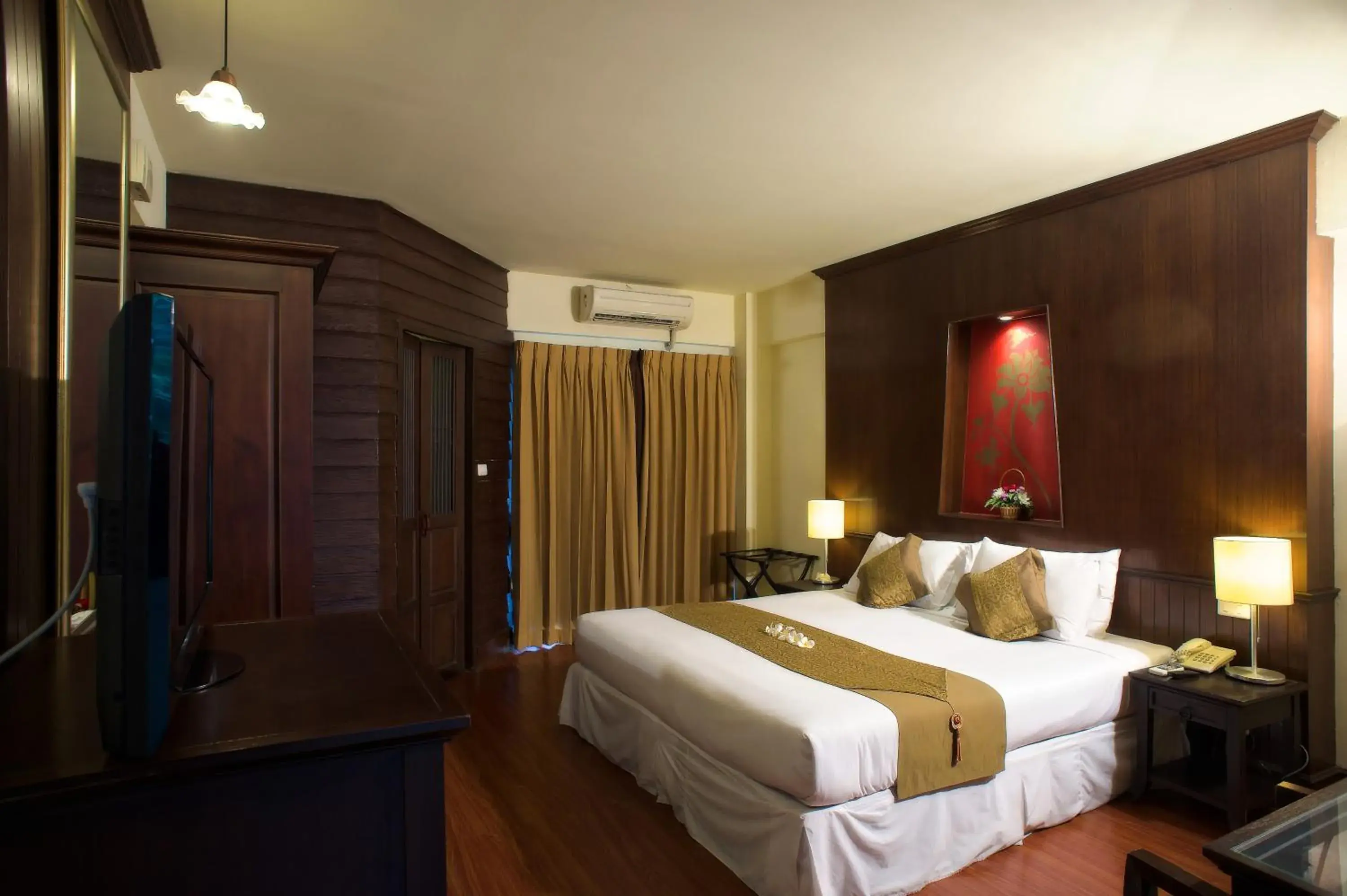 Deluxe Lanna Room in Chiangmai Gate Hotel