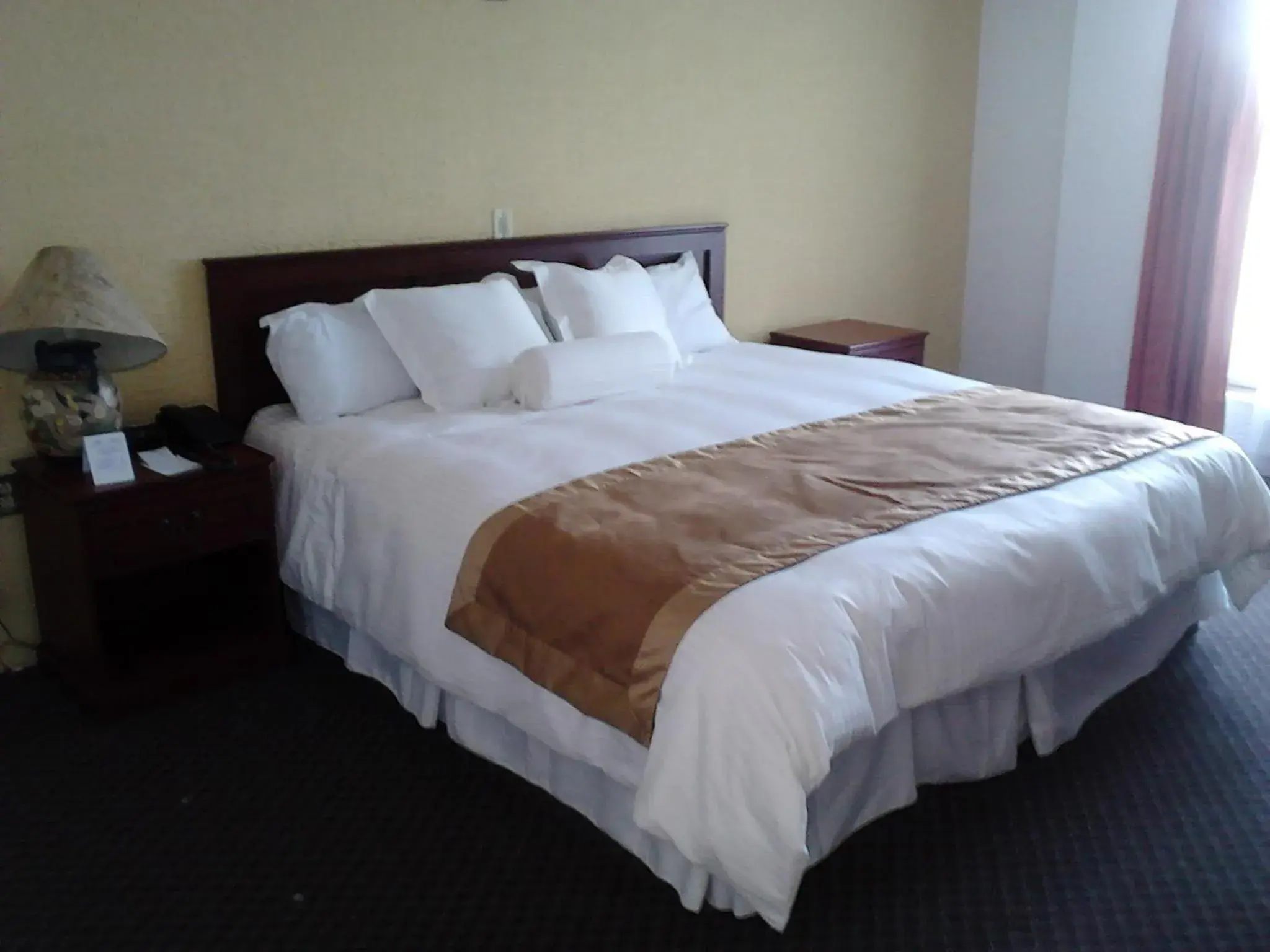 Bedroom, Bed in Howard Johnson Calle Real Morelia