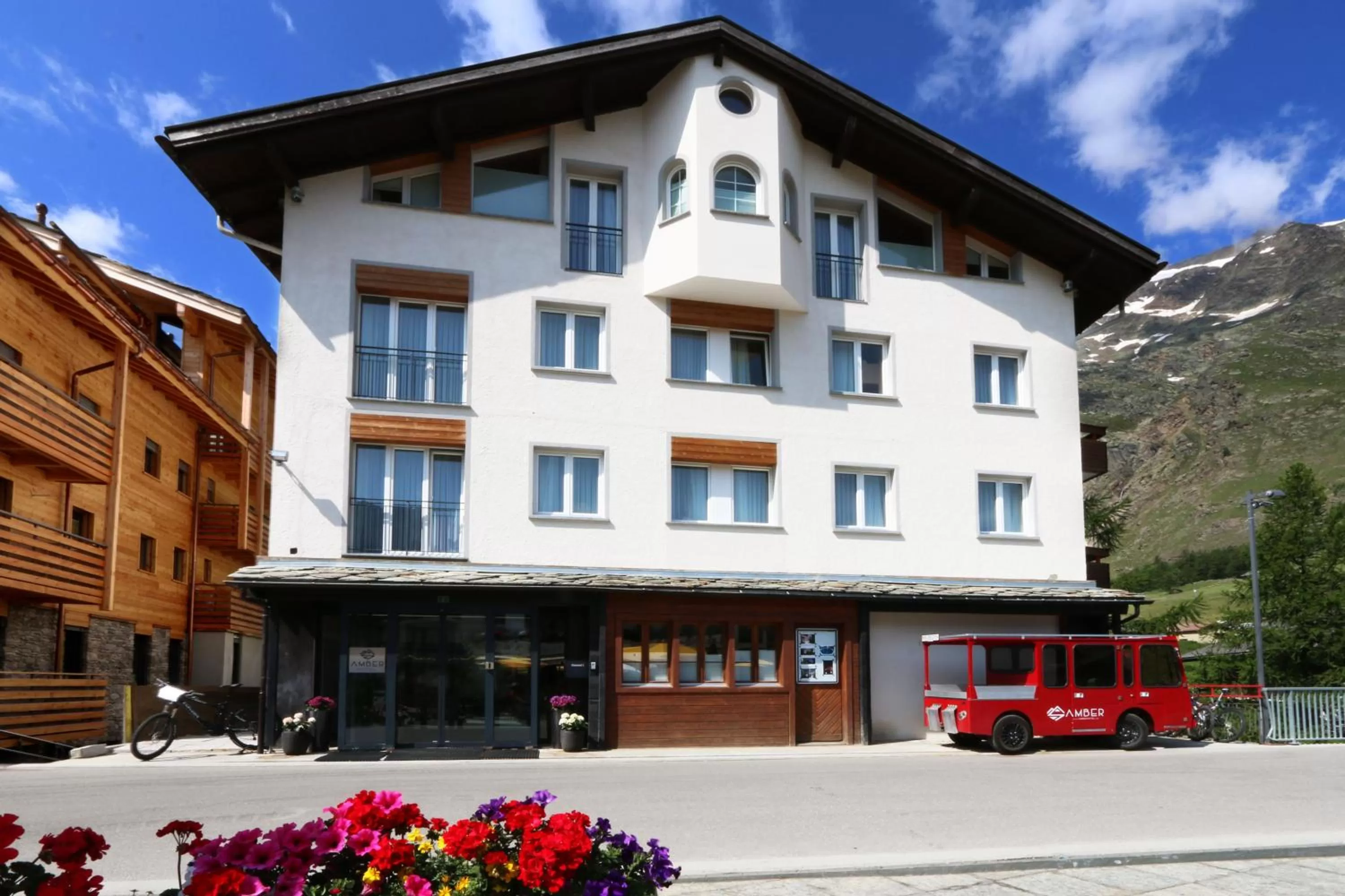 Facade/entrance in Amber Ski-in/out Hotel & Spa