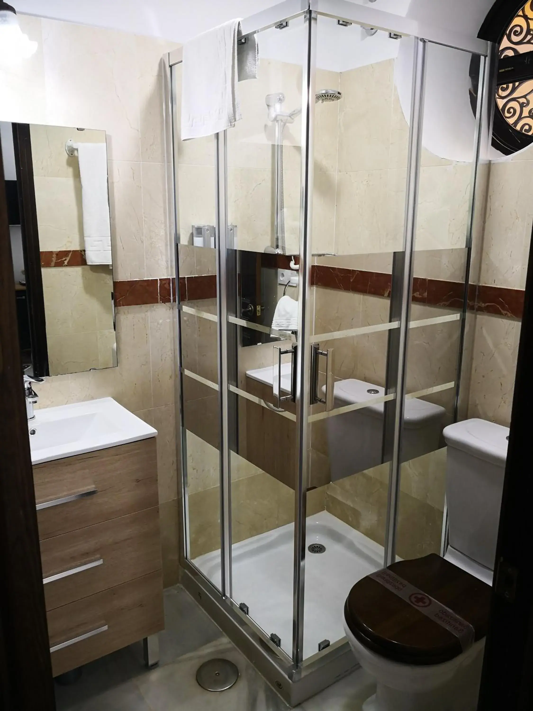 Shower, Bathroom in Hotel Casona de San Andr