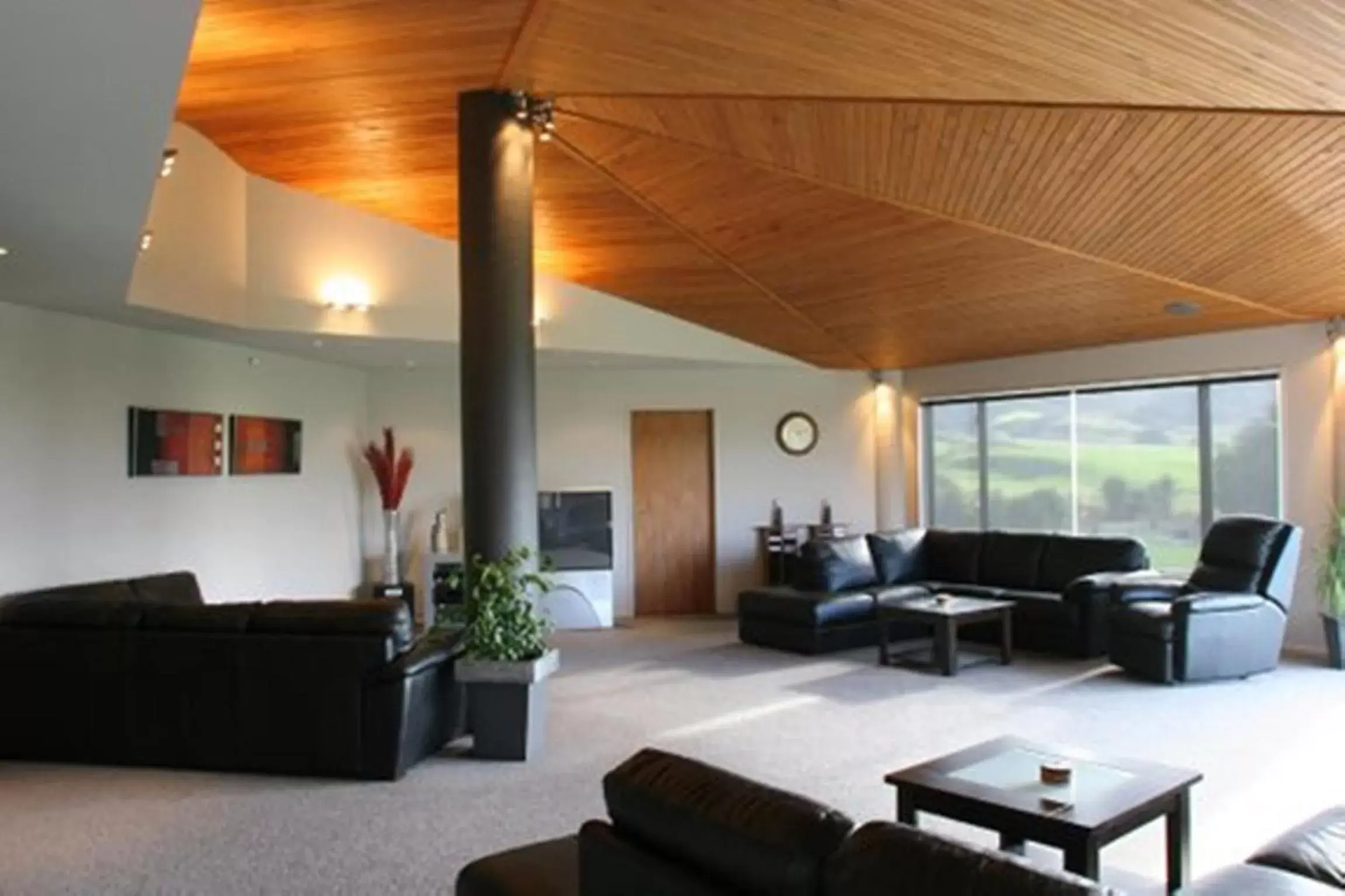 Living room in Hokonui Bed & Breakfast