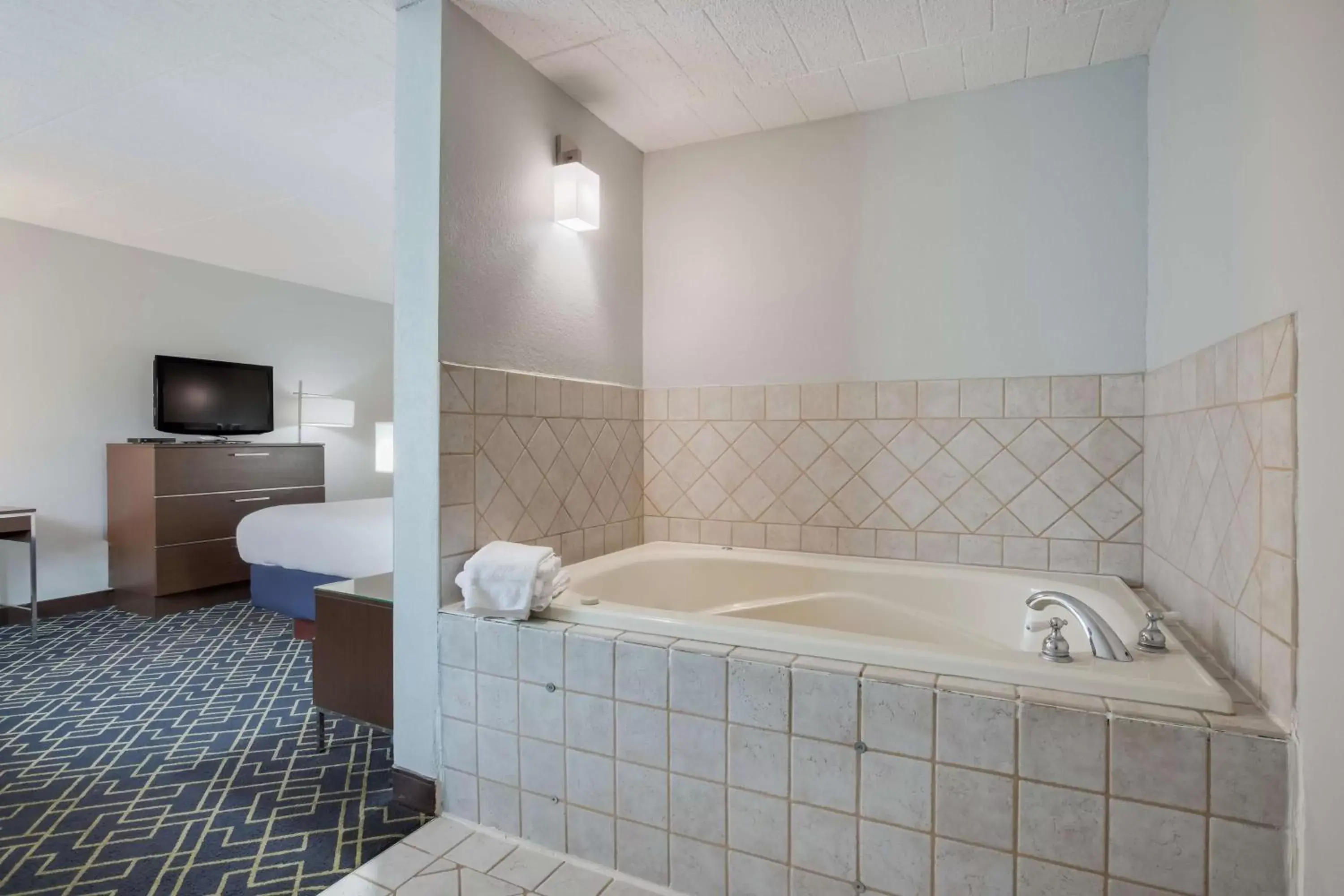 Bathroom in Best Western Hunt's Landing Hotel Matamoras Milford