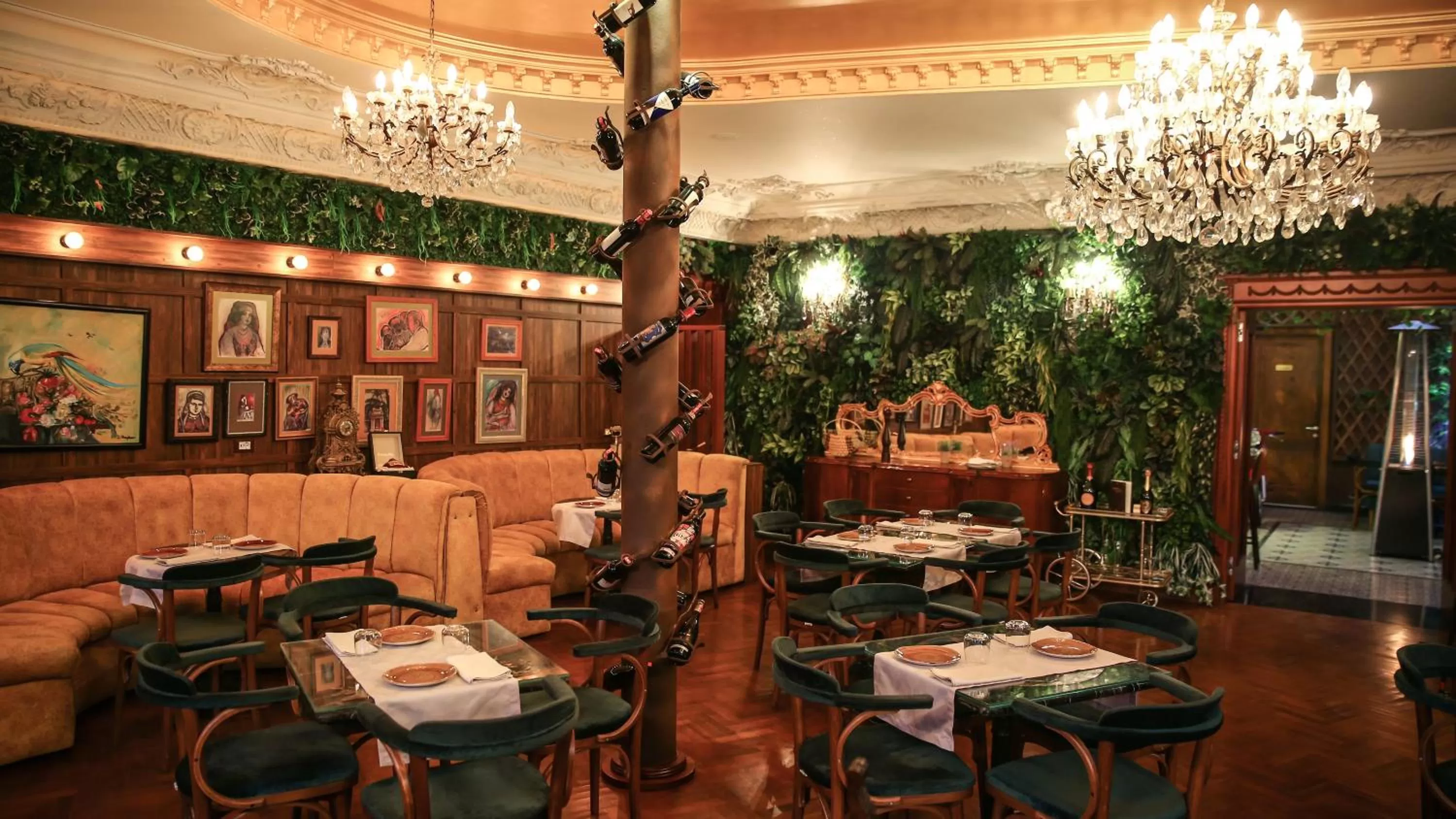 Restaurant/places to eat in Hotel Epidamn Boutique & Spa