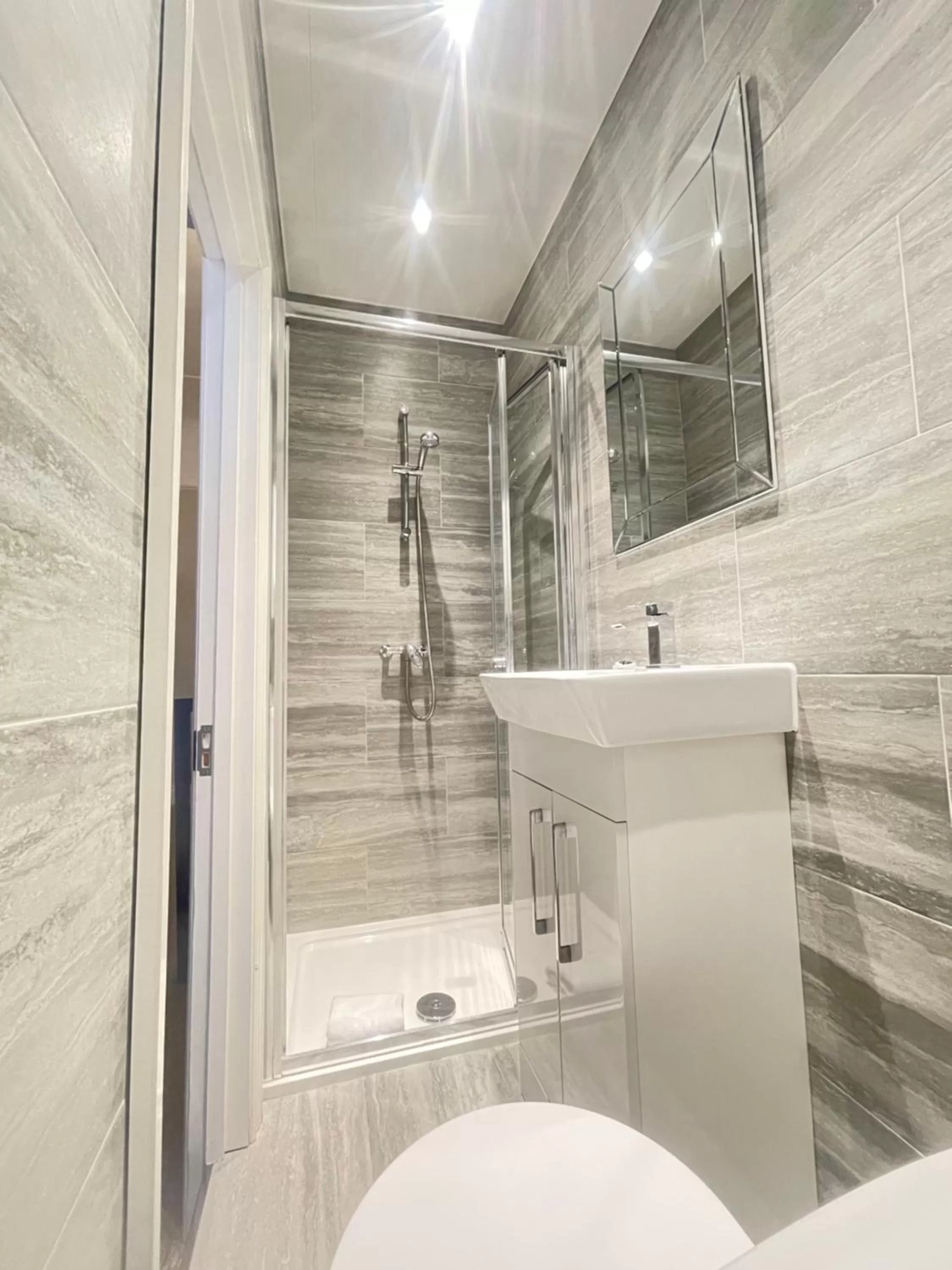 Bathroom in Lords Hotel