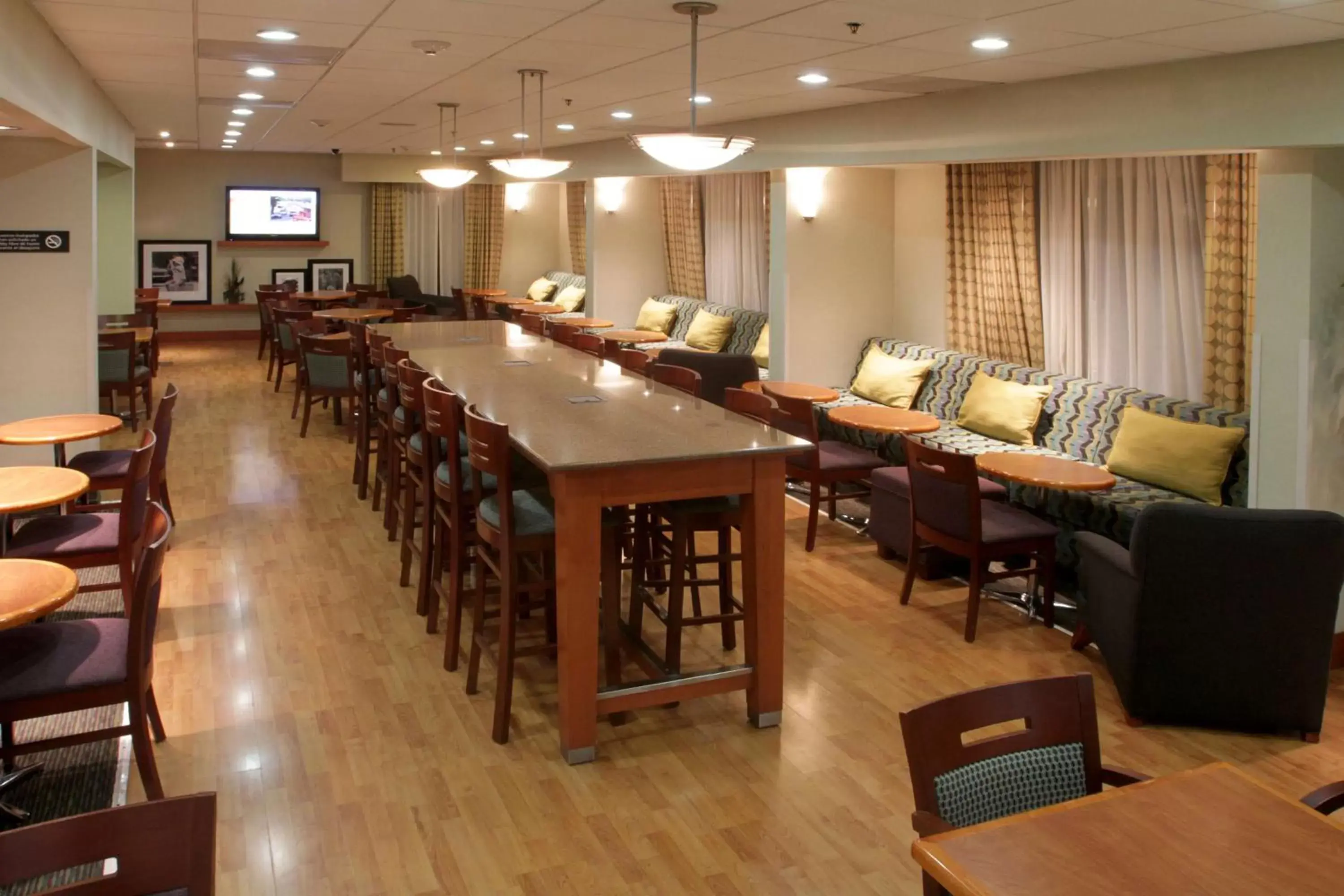 Lobby or reception, Restaurant/Places to Eat in Hampton by Hilton Monterrey Galerias Obispado