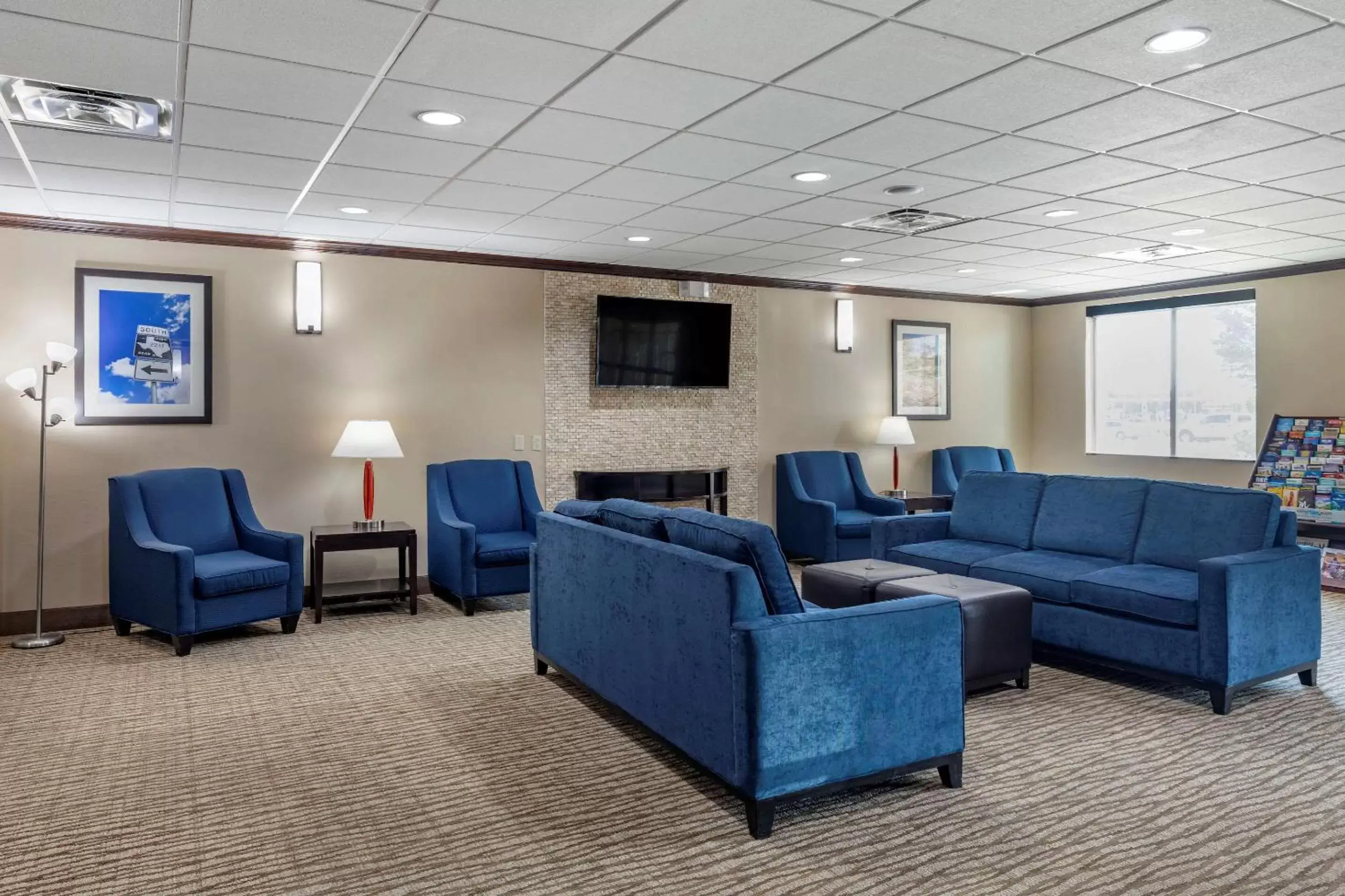 Lobby or reception in Comfort Suites Plano - Dallas North