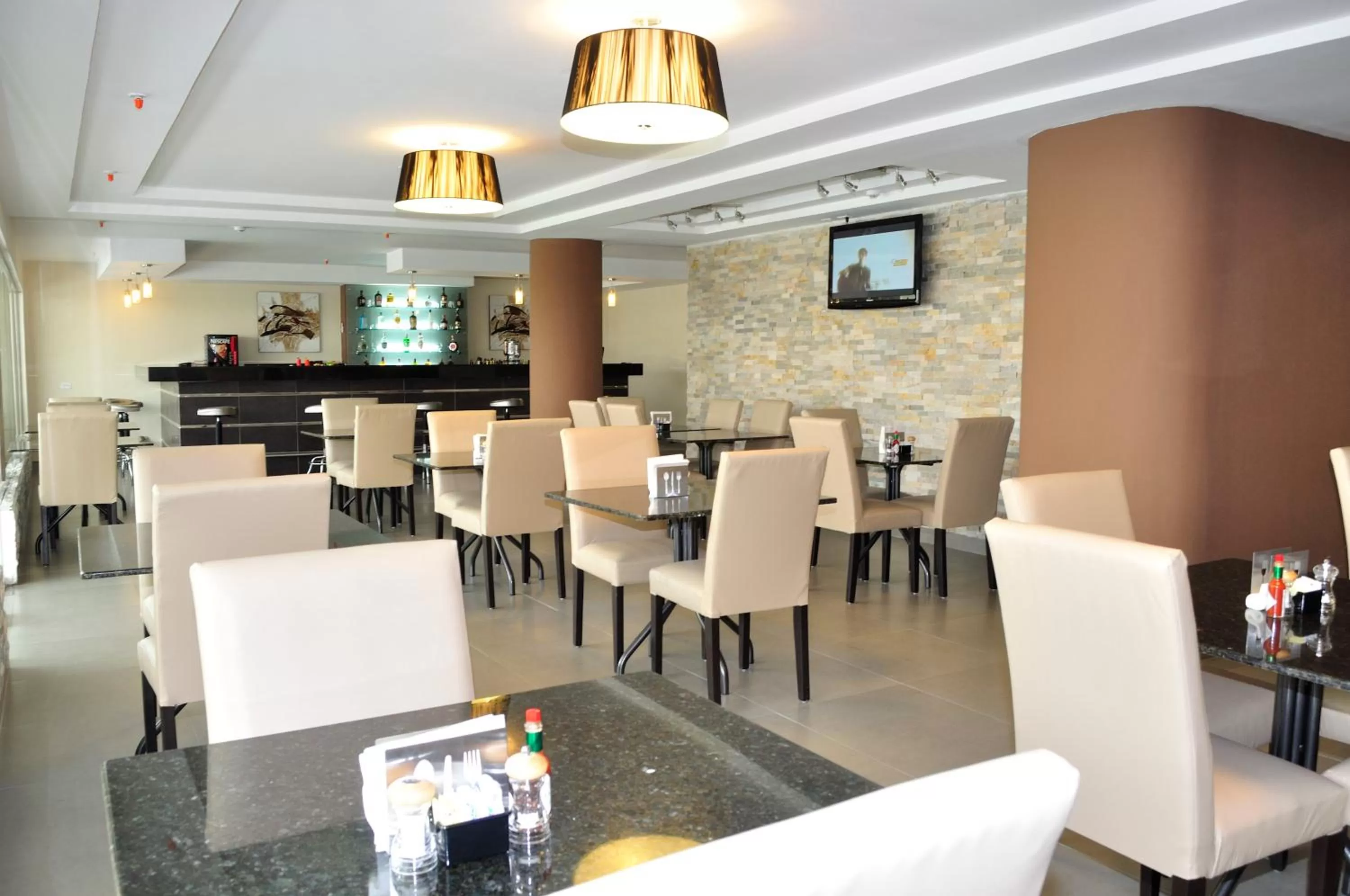 Restaurant/places to eat in Hotel Terranova