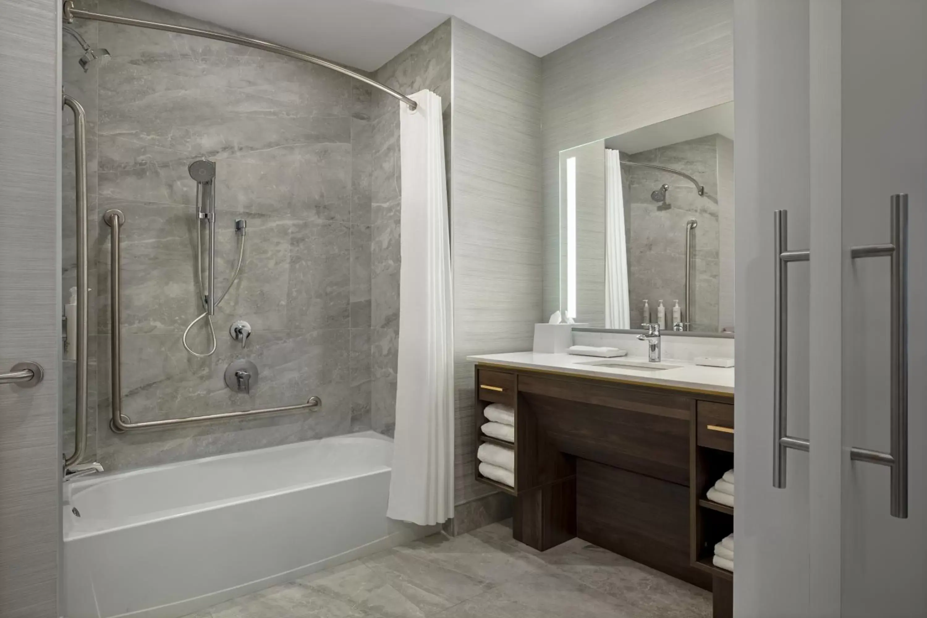 Bathroom in Home2 Suites By Hilton Huntsville