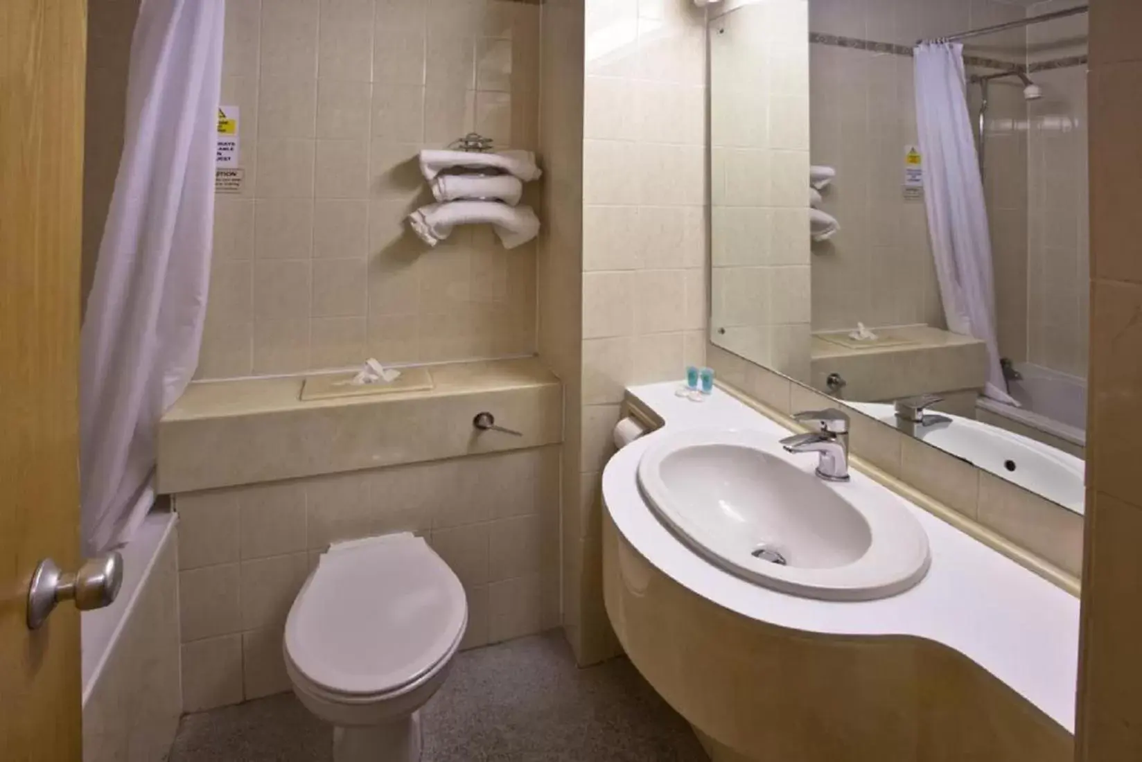 Toilet, Bathroom in Britannia Hotel Aberdeen