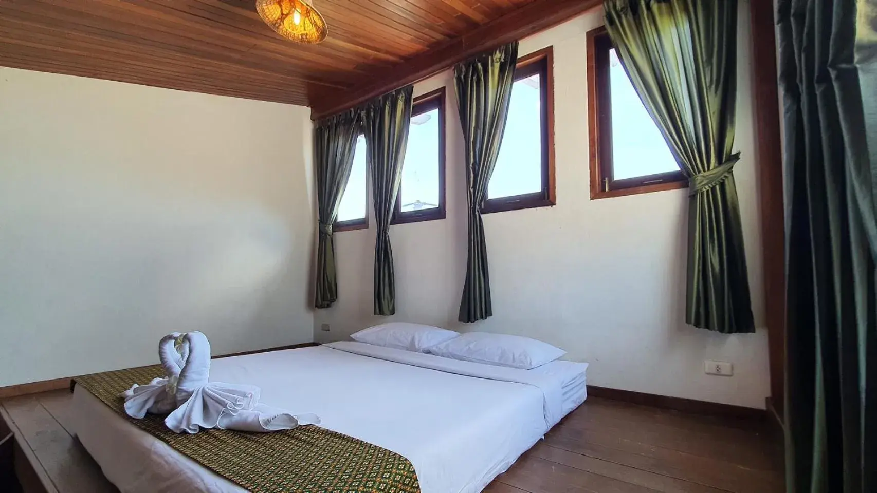 Bed in Sasitara Residence