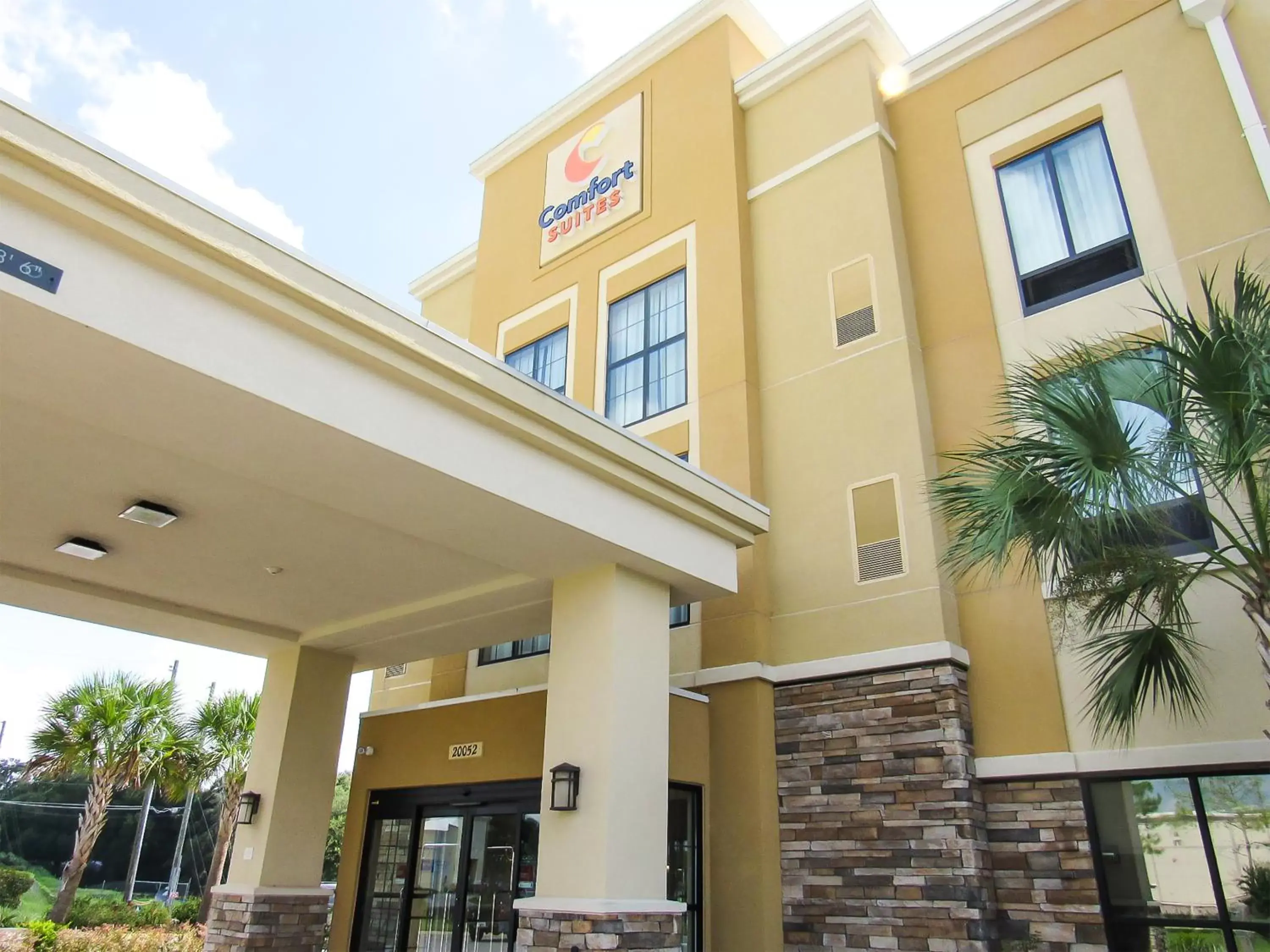 Facade/Entrance in Comfort Suites near Rainbow Springs Dunnellon