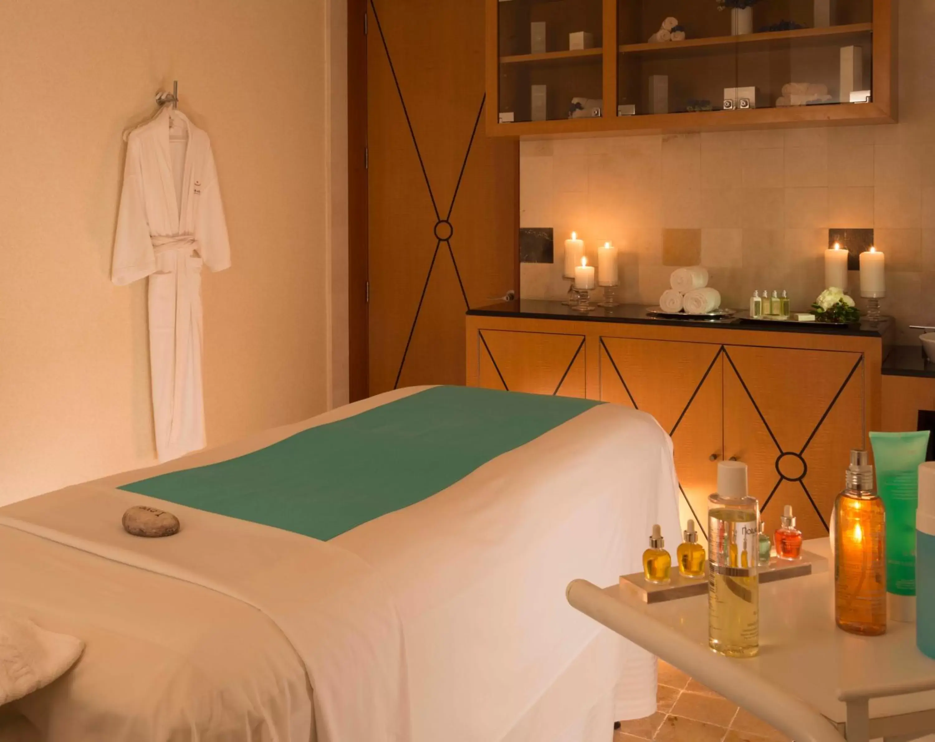 Massage, Bed in Hotel Marquis Reforma