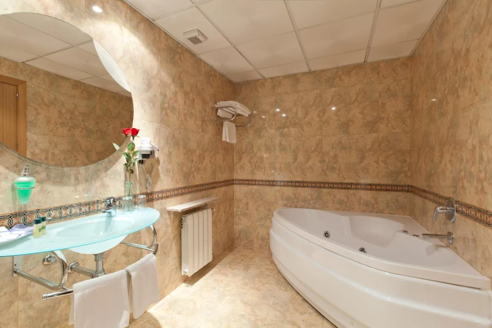 Bathroom in Hotel Galaico