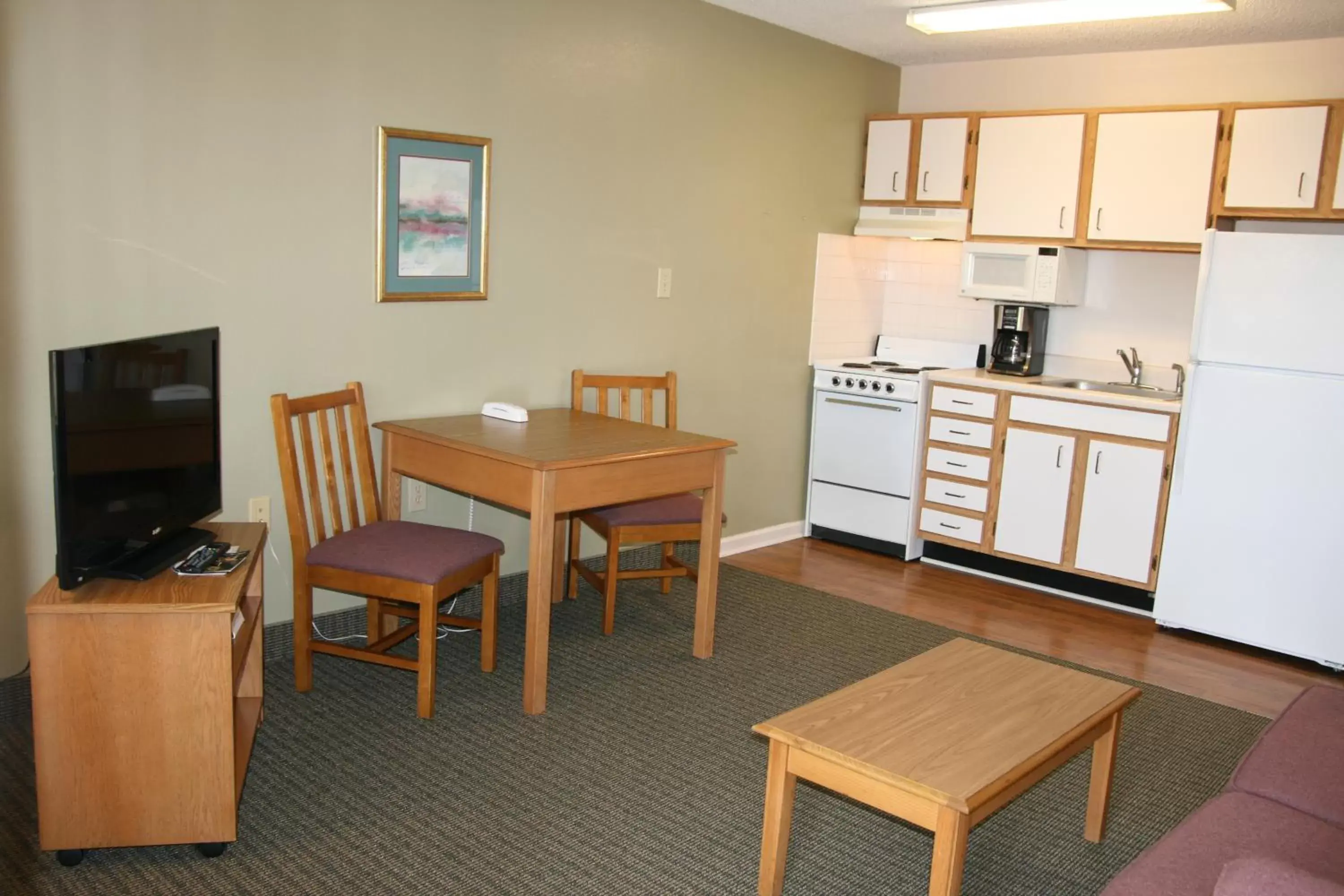 Kitchen/Kitchenette in Affordable Suites Conover / Hickory