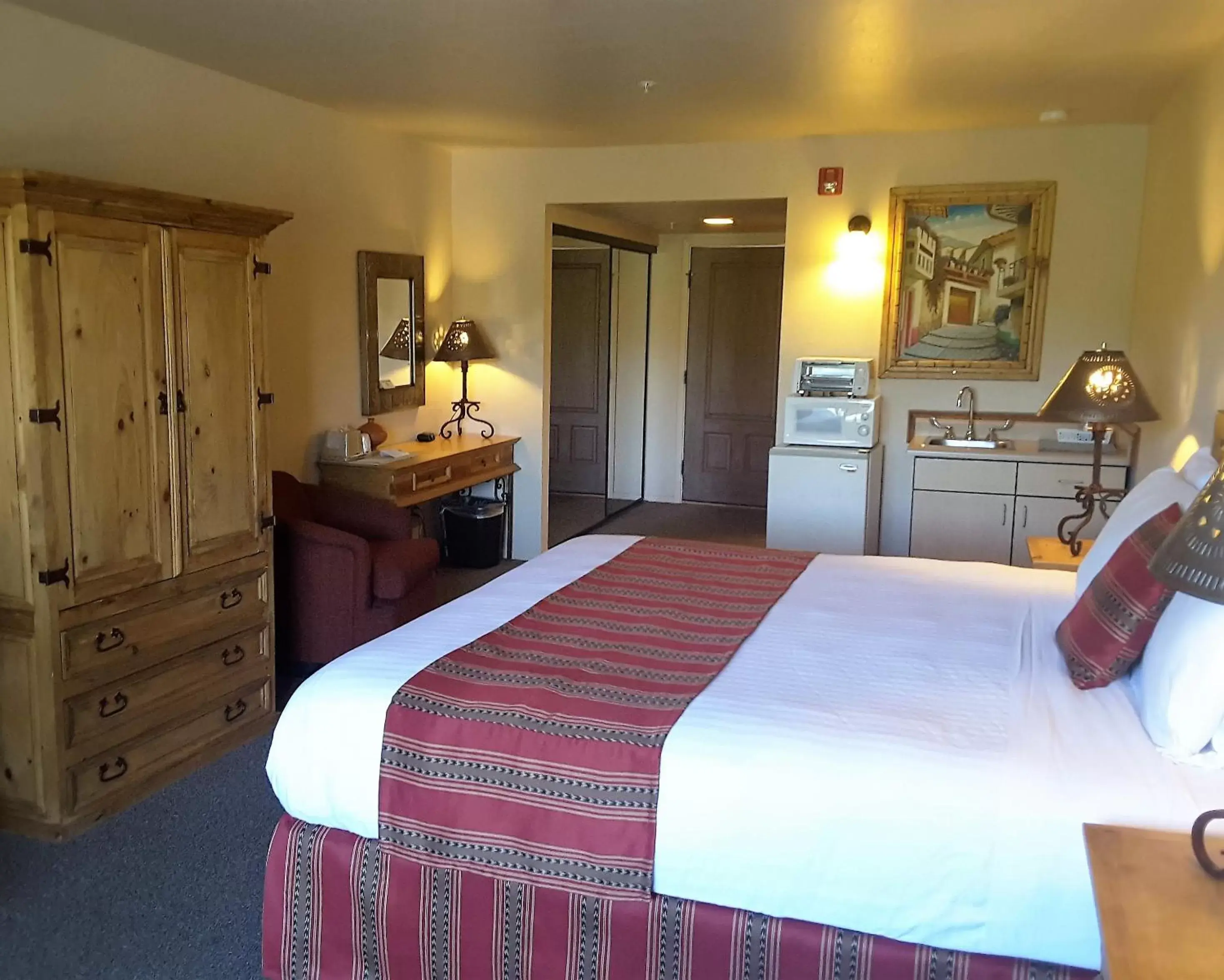 Deluxe King Room in Beaver Creek Inn