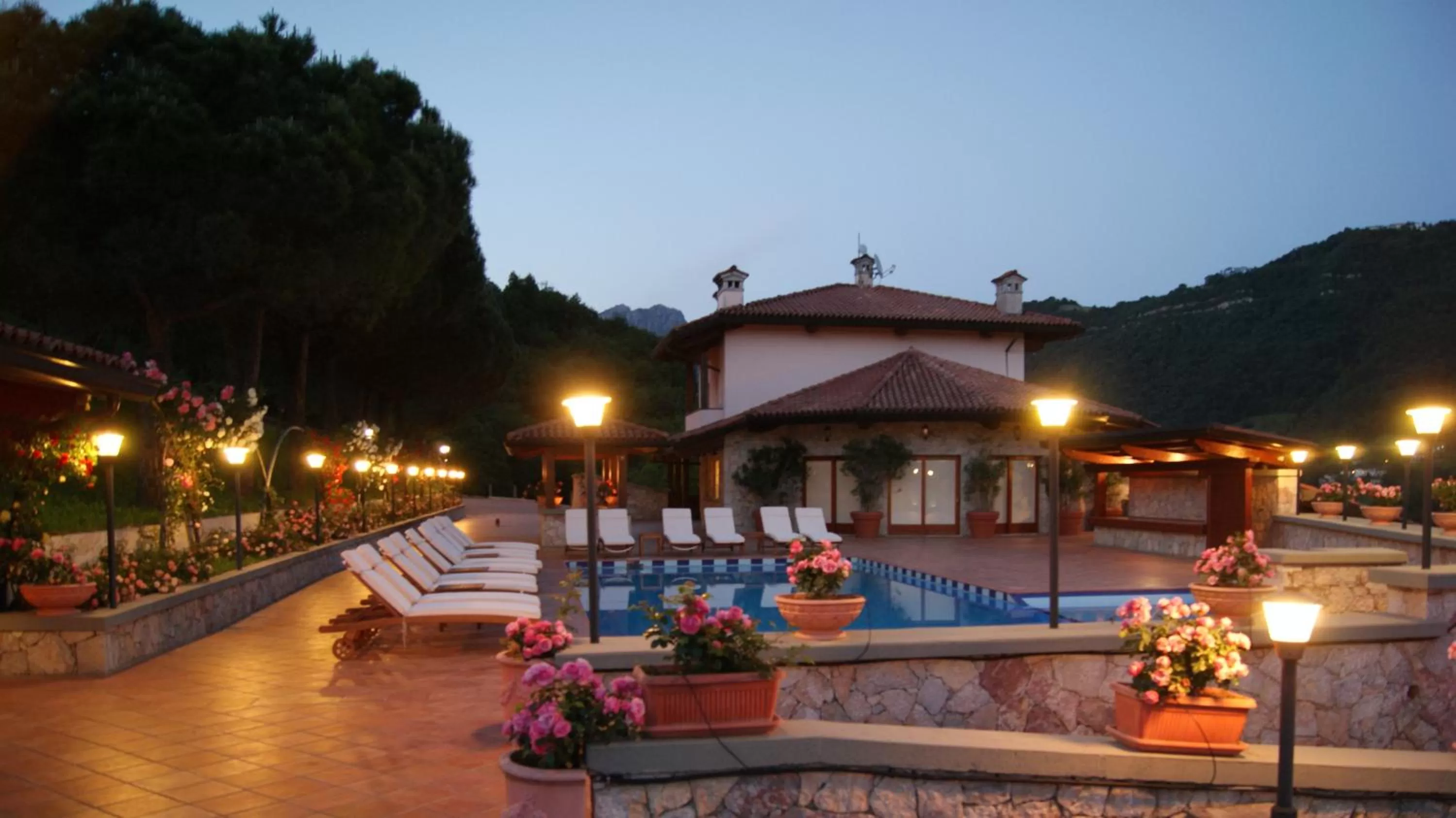 Swimming pool in Resort Ninfea San Pellegrino Terme