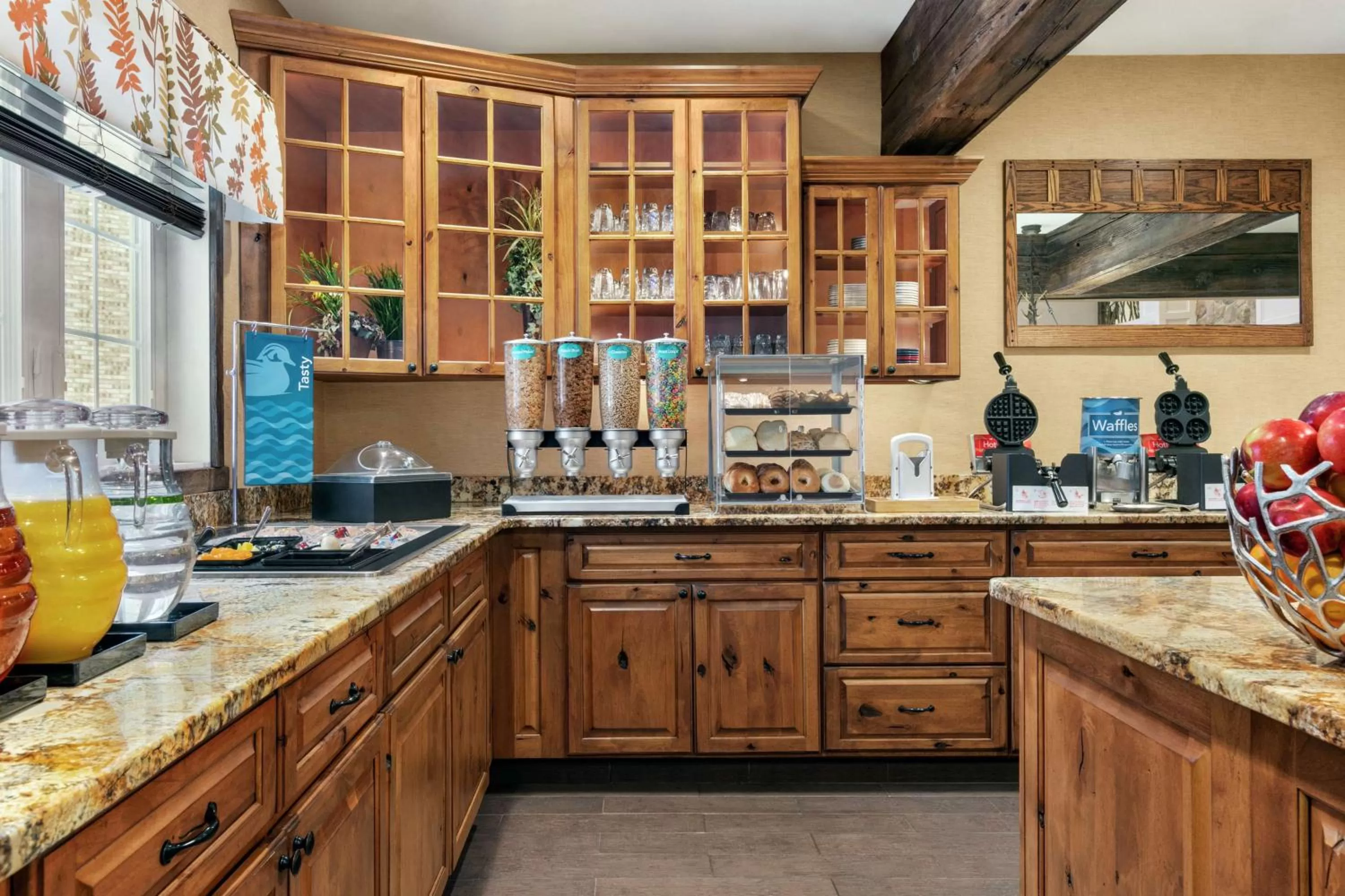 Breakfast in Homewood Suites Syracuse-Liverpool