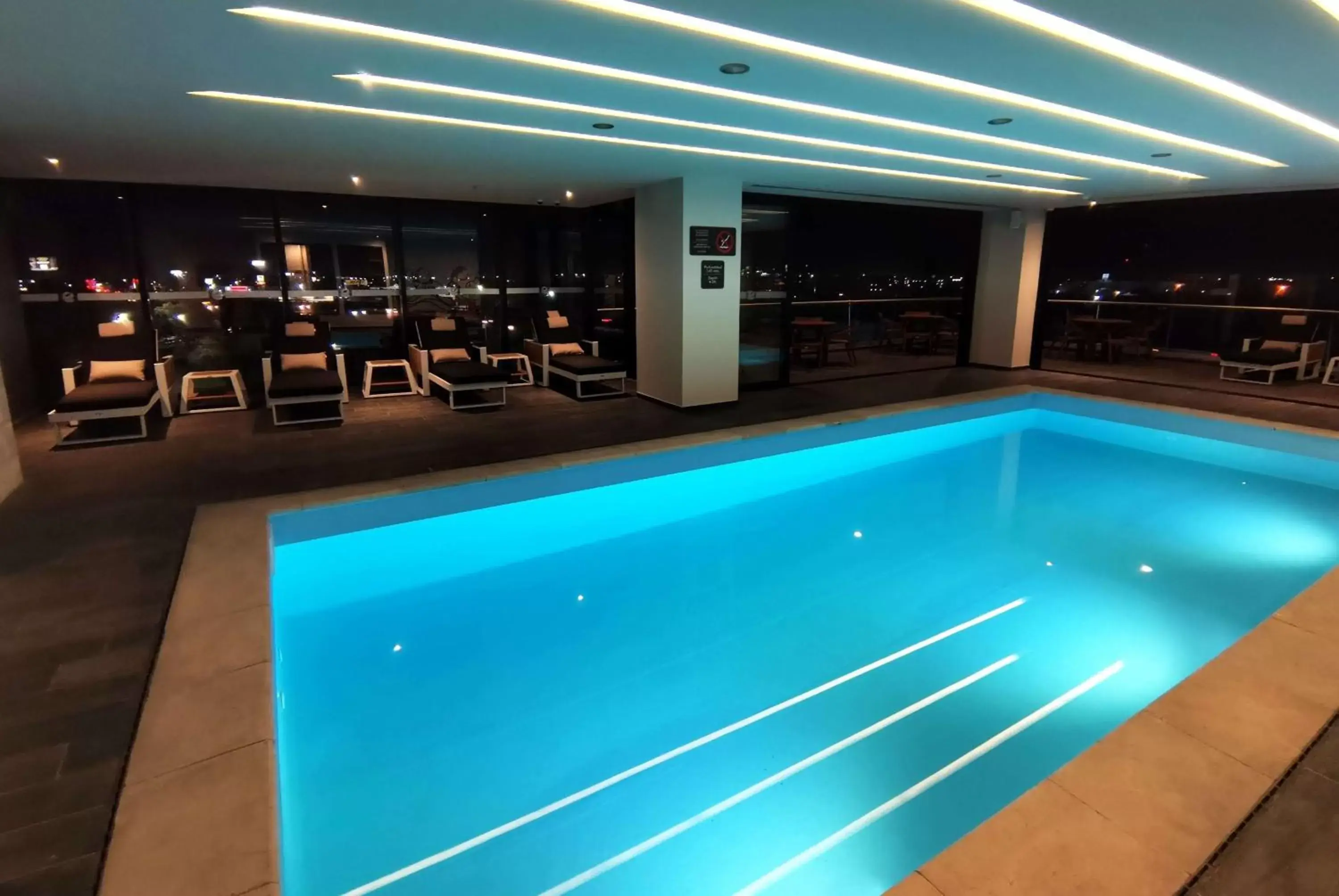 Pool view in Ramada Encore by Wyndham Guadalajara Aeropuerto Pool view in Ramada Encore by Wyndham Guadalajara Aeropuerto