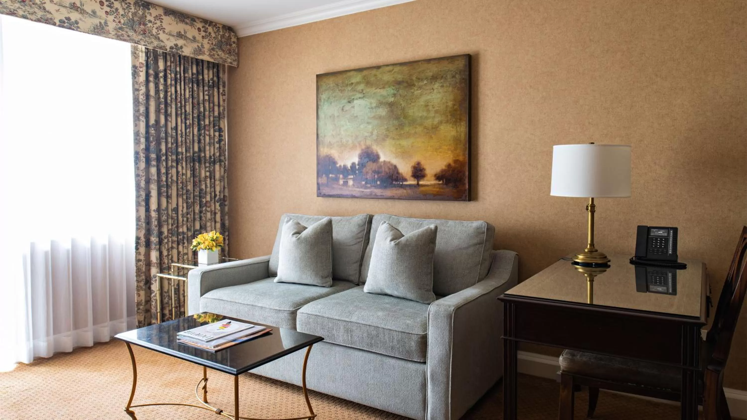 Living room in Wedgewood Hotel & Spa - Relais & Chateaux