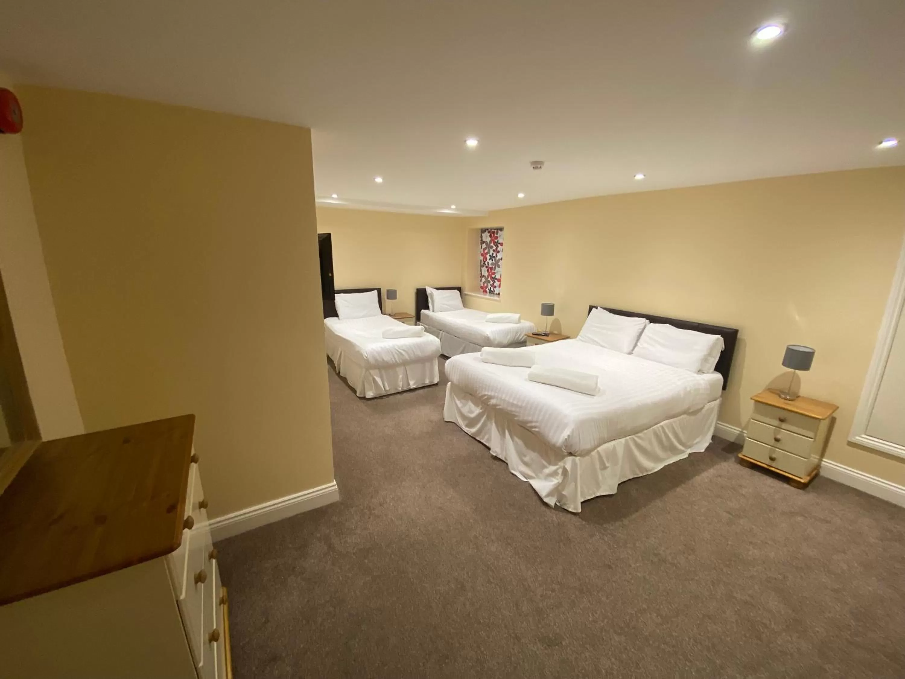 Photo of the whole room, Bed in The Fairhaven Hotel