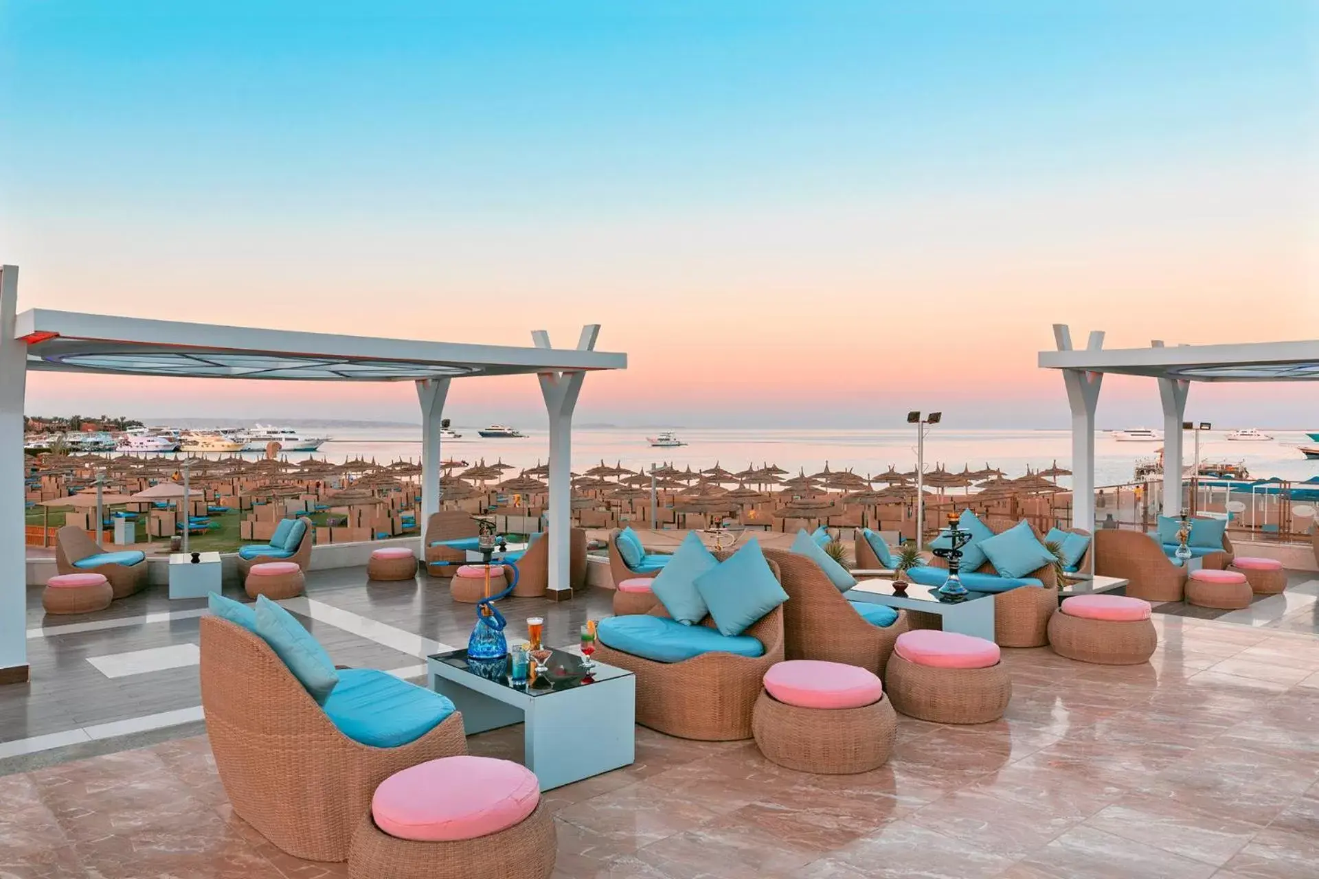 Lounge or bar in Pickalbatros White Beach Resort - Hurghada