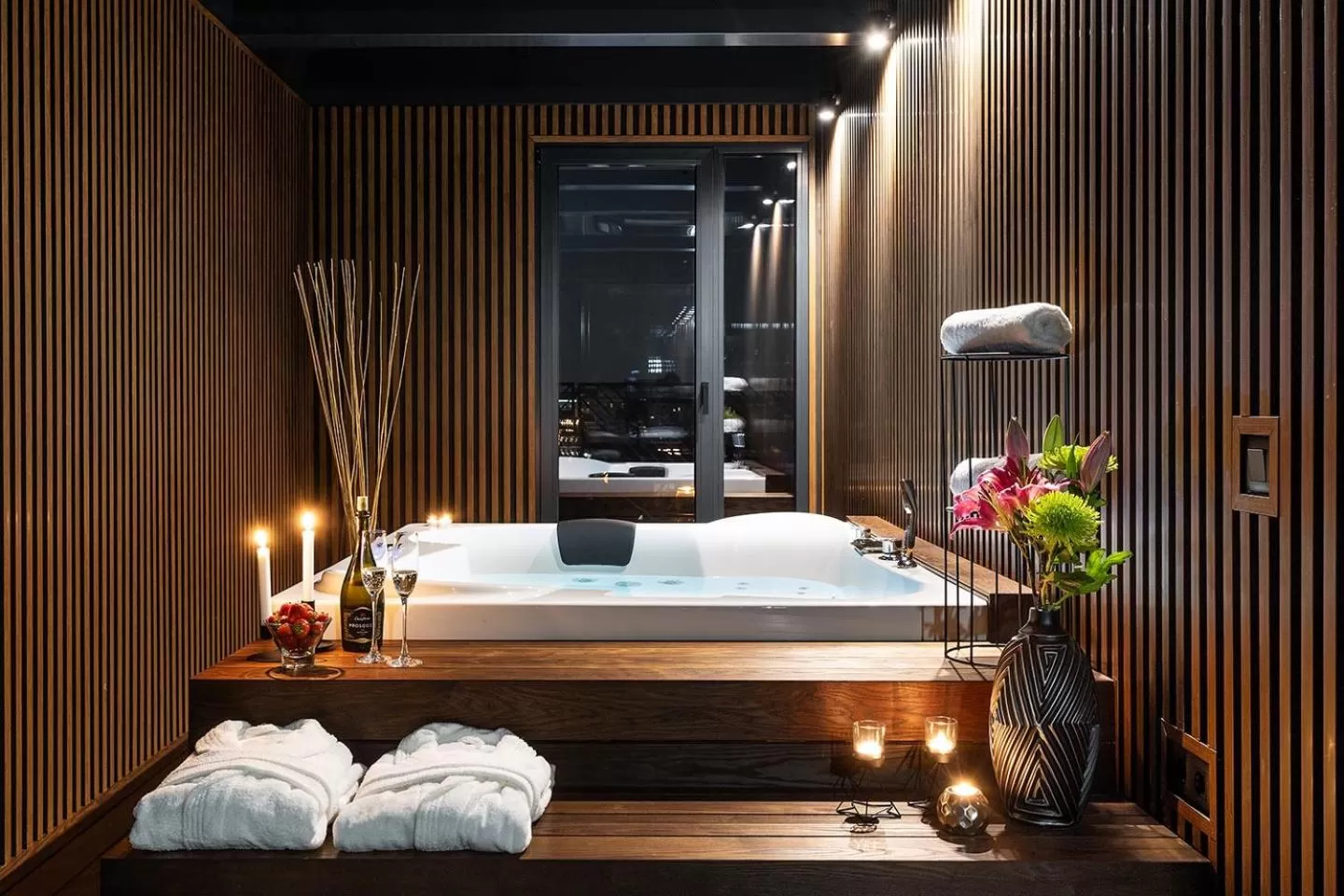 Hot Tub, Bed in Abrazo Sofia Hotel by HMG