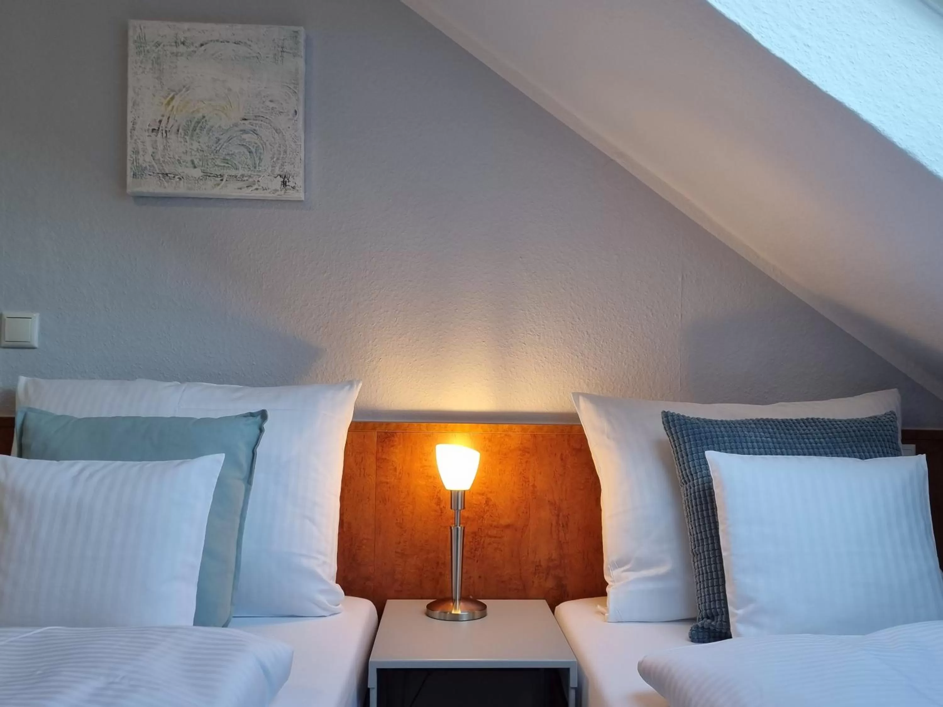 Photo of the whole room, Bed in Parkhotel Am Schwanenteich