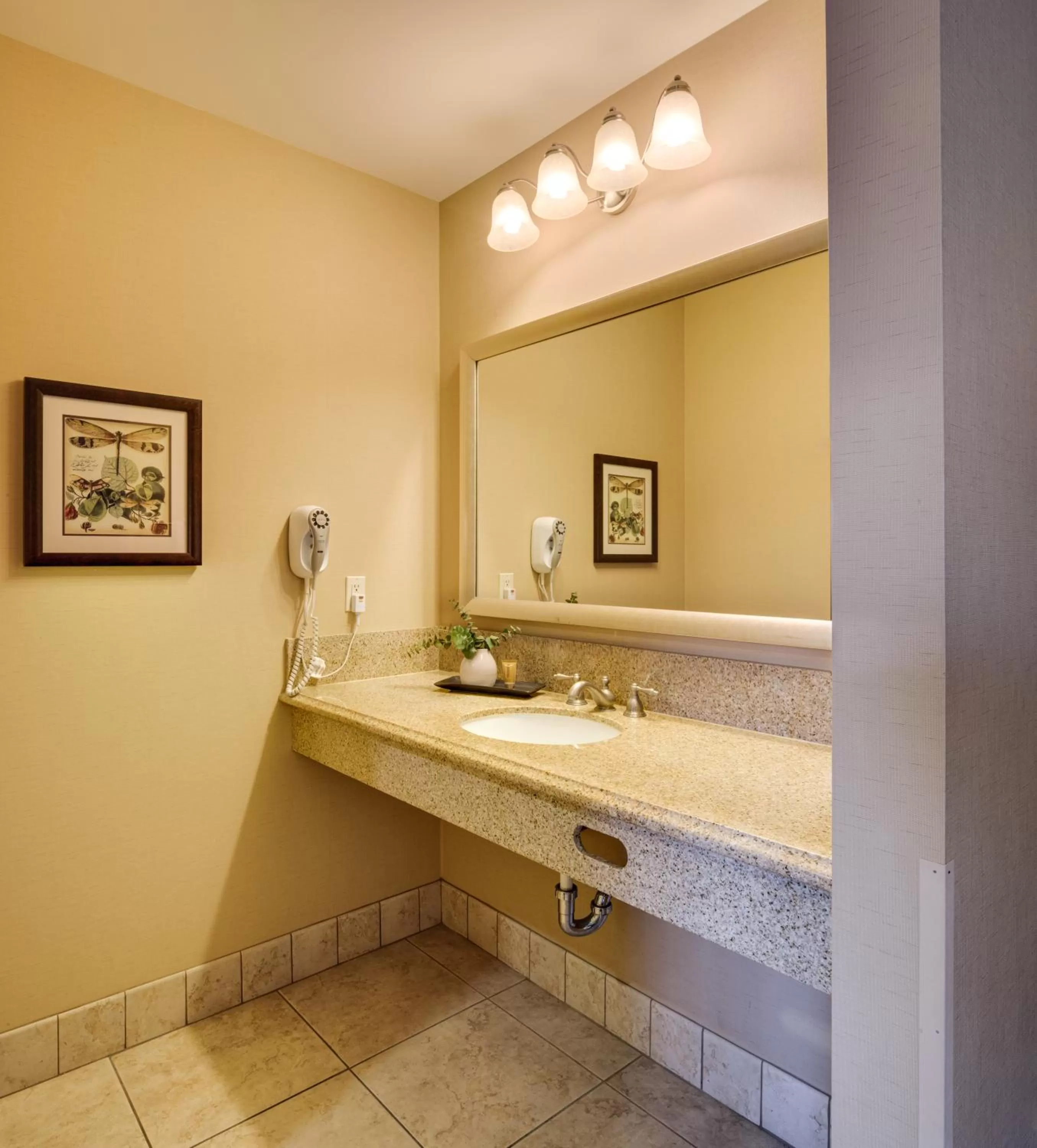 Bathroom in Ayres Hotel & Spa Mission Viejo - Lake Forest