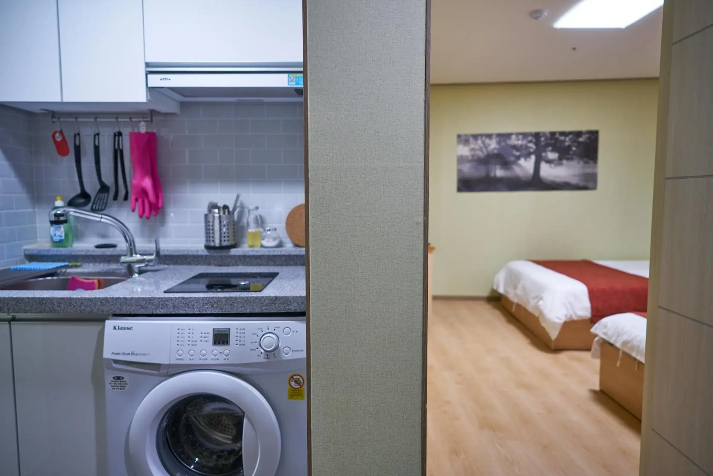 Kitchen/Kitchenette in R Guesthouse Seoul Station