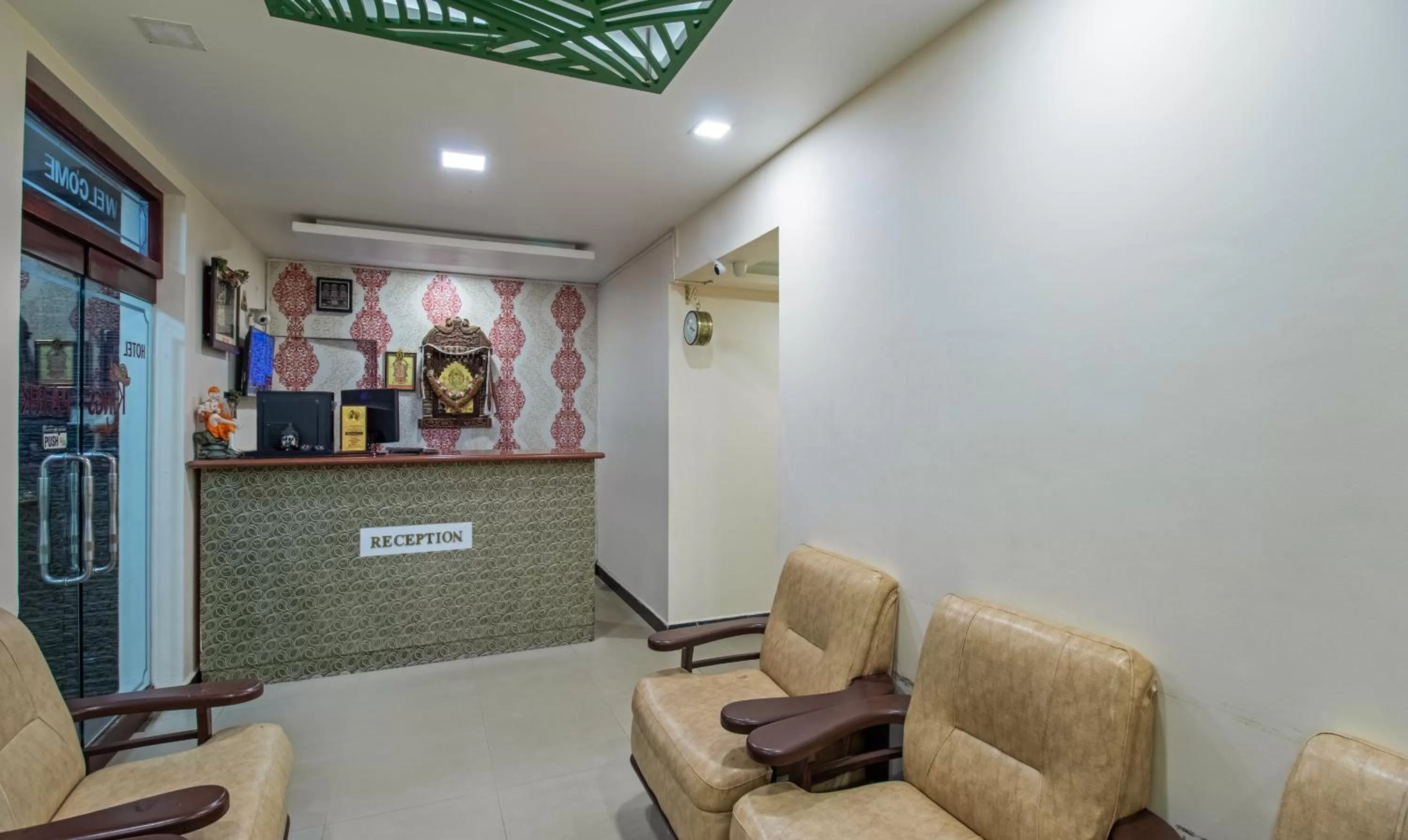 Lobby or reception in Treebo Kodai Kings Park, 650 M From Kodai Lake