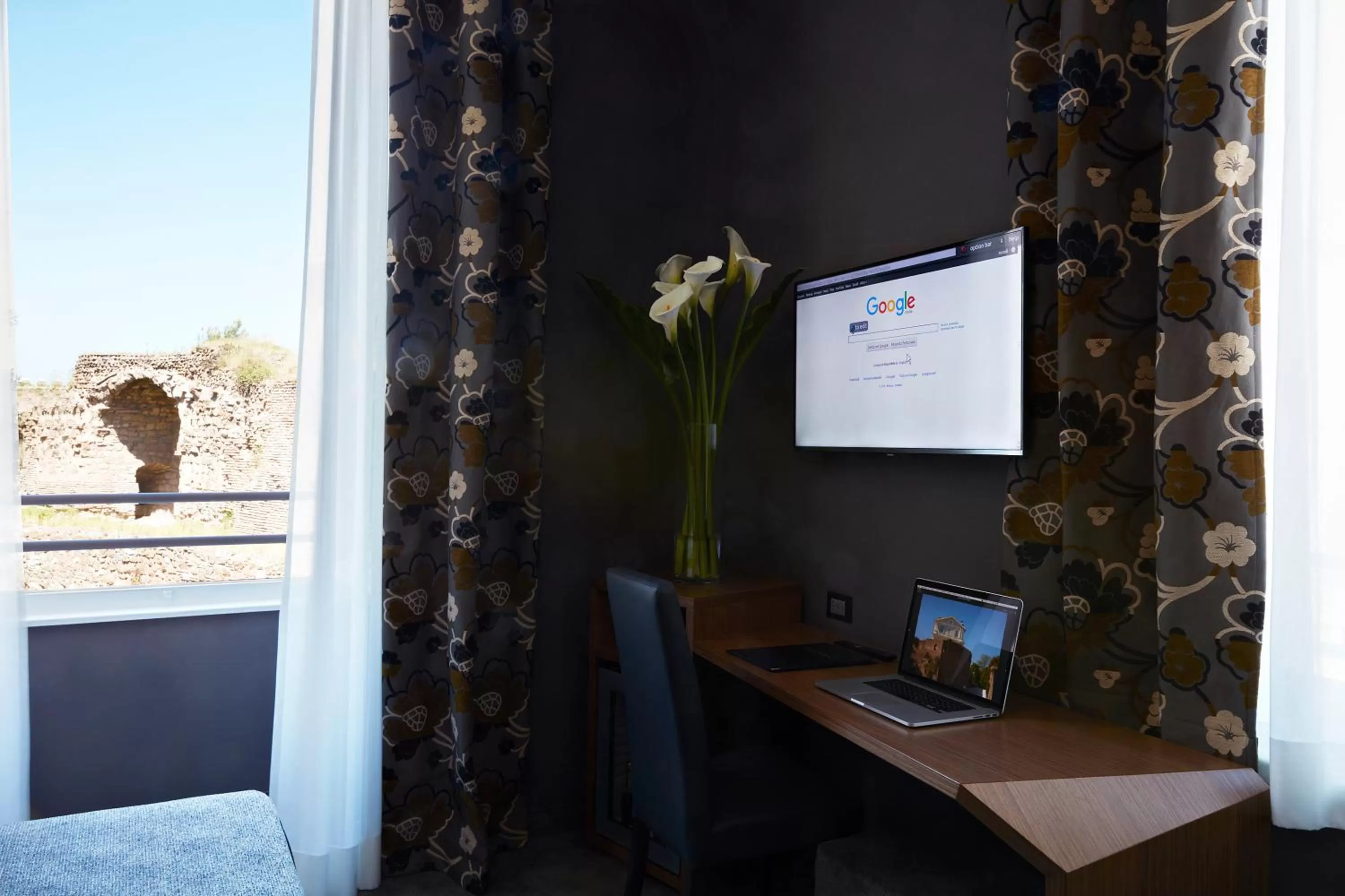 Bedroom in Hotel The Building