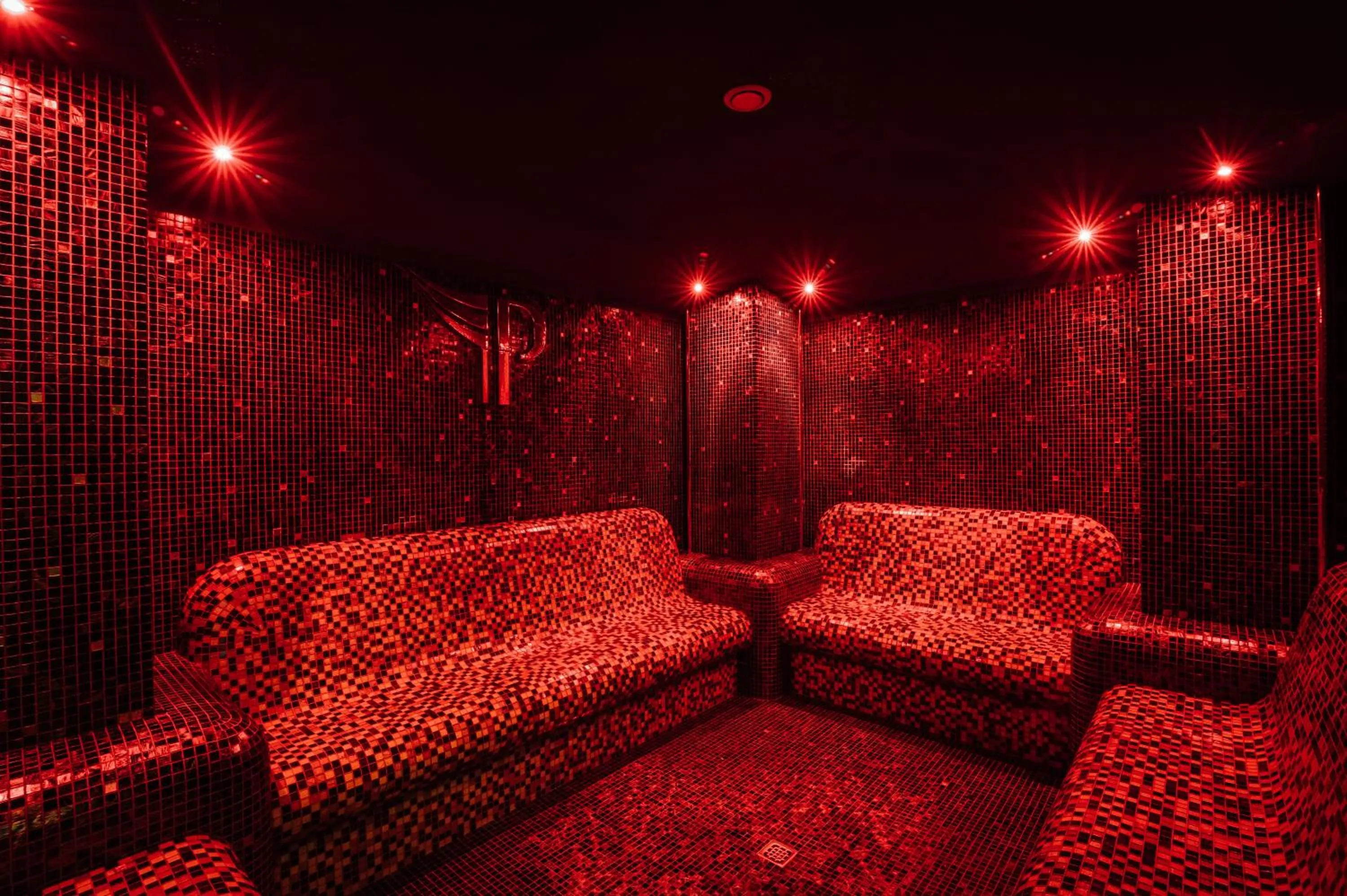 Plaza V Executive Hotel