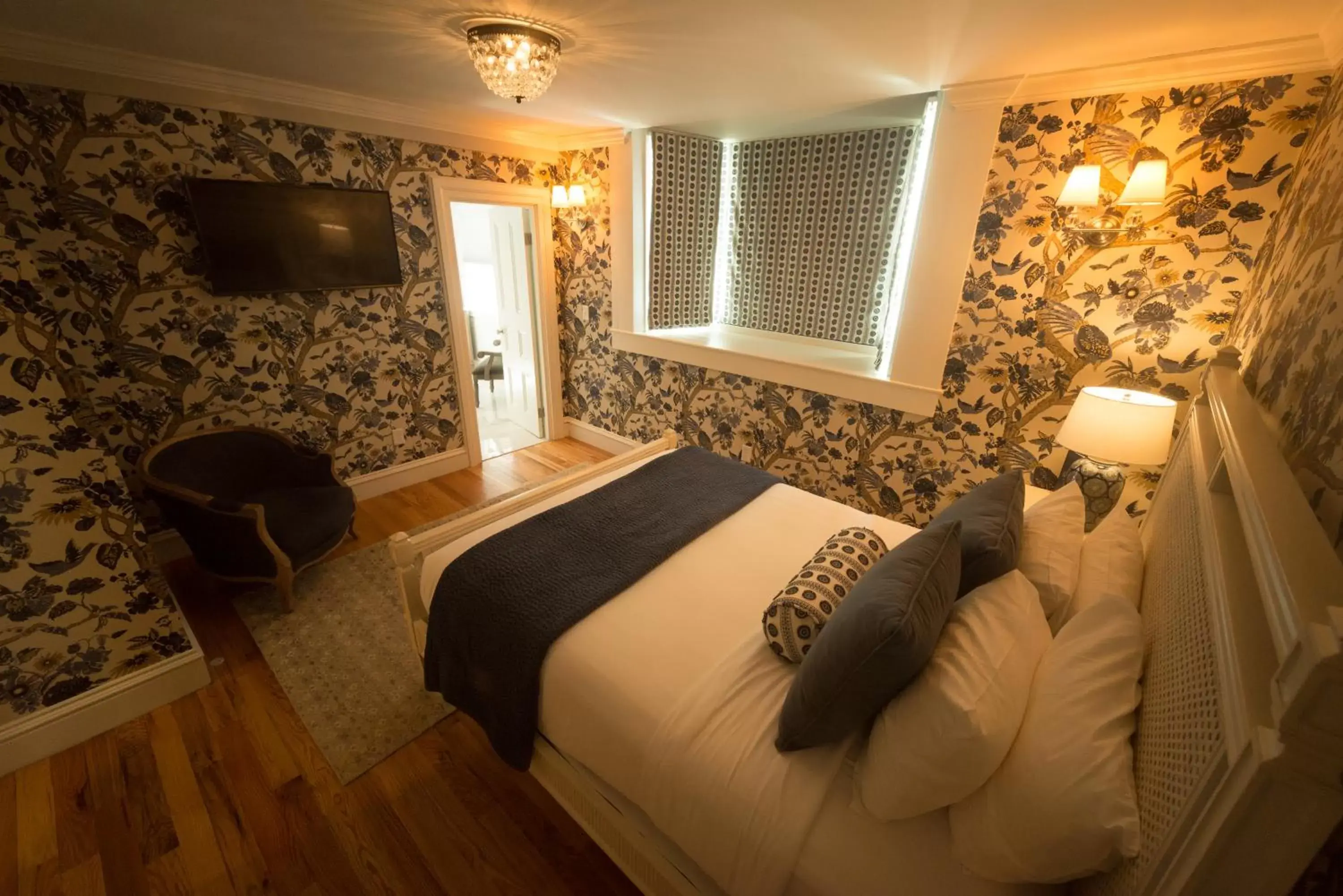 Bed in Serenity Inn Newport
