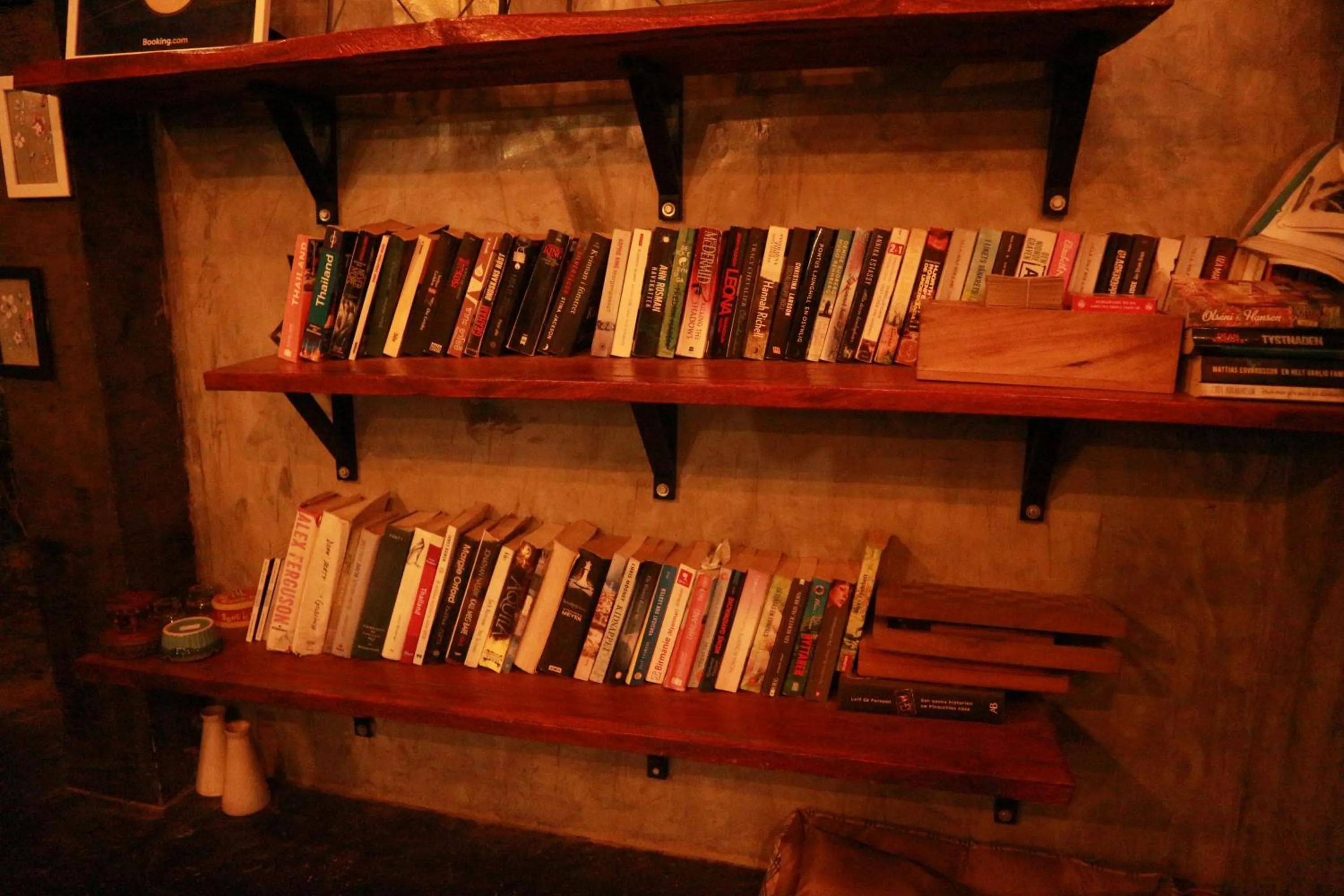 Library in Raven Blue