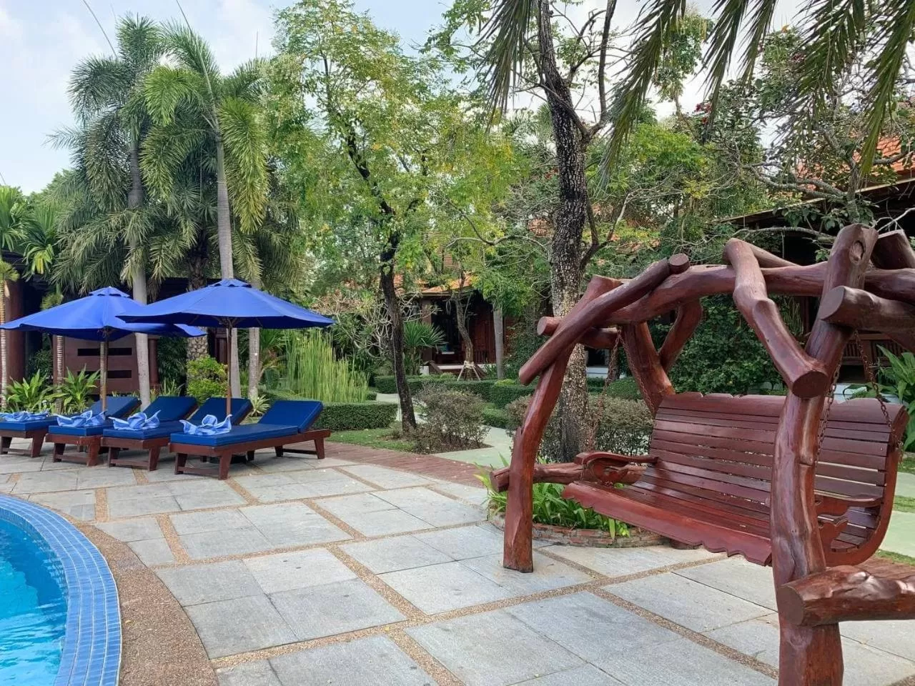 Swimming pool in Try Palace Resort Kep