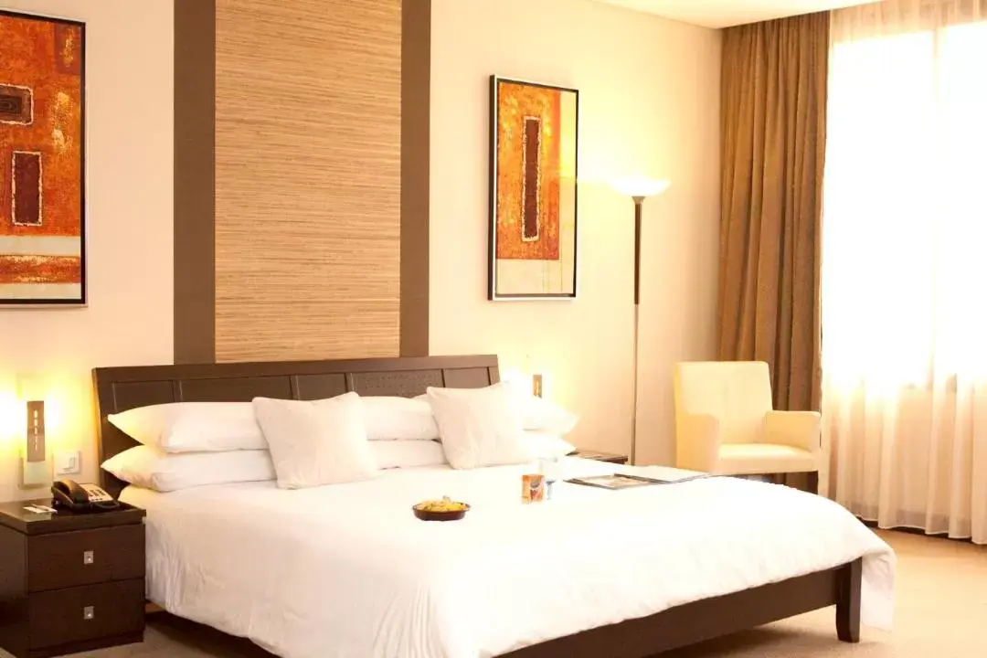 Property building, Bed in Protea Hotel by Marriott Kampala