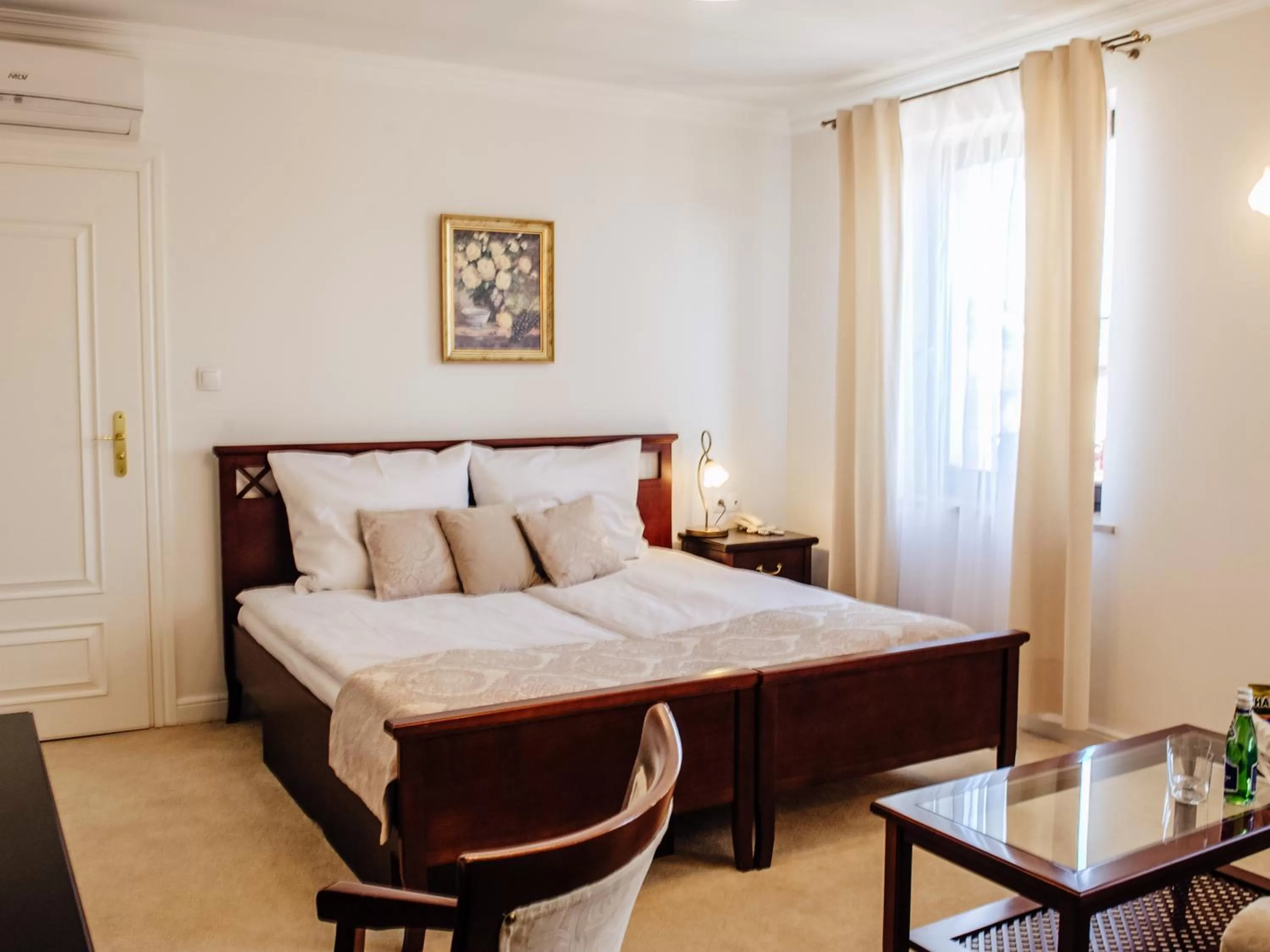 Bed in Hotel Koloseum