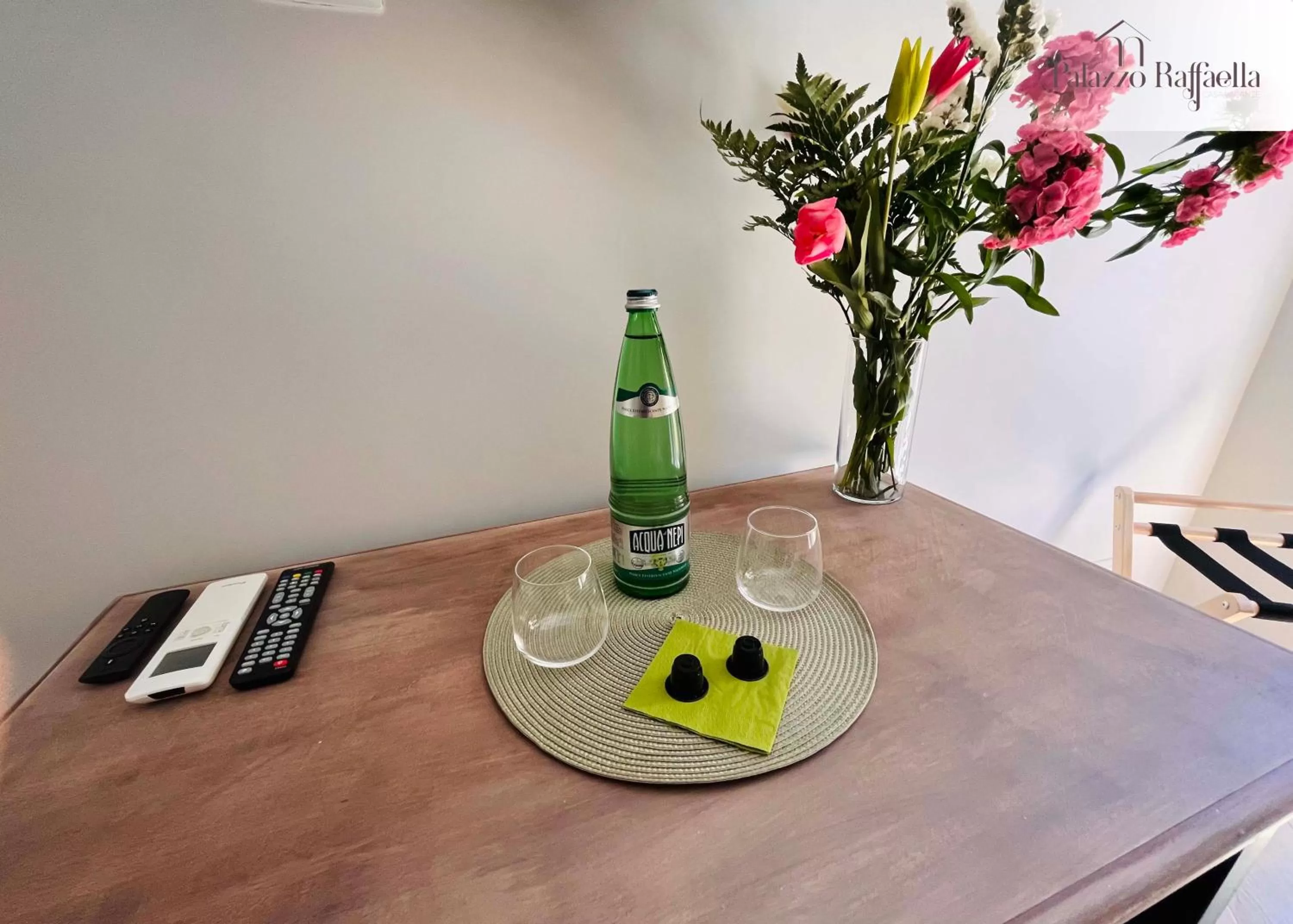 Drinks in Palazzo Raffaella Casa vacanze